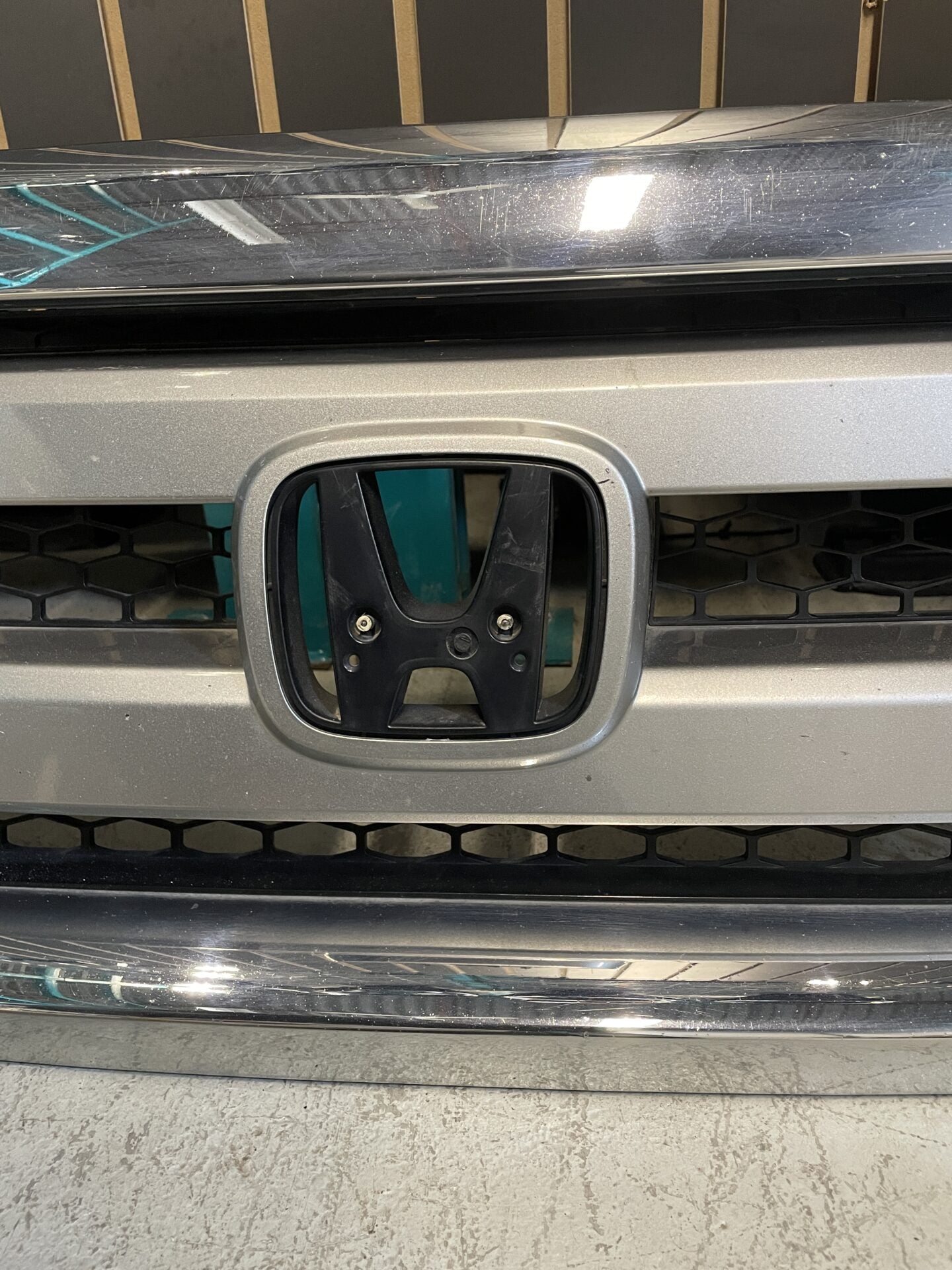 2009 - 2011 HONDA PILOT REJILLA DELANTERA SUPERIOR 75101-SZAA-01ZA