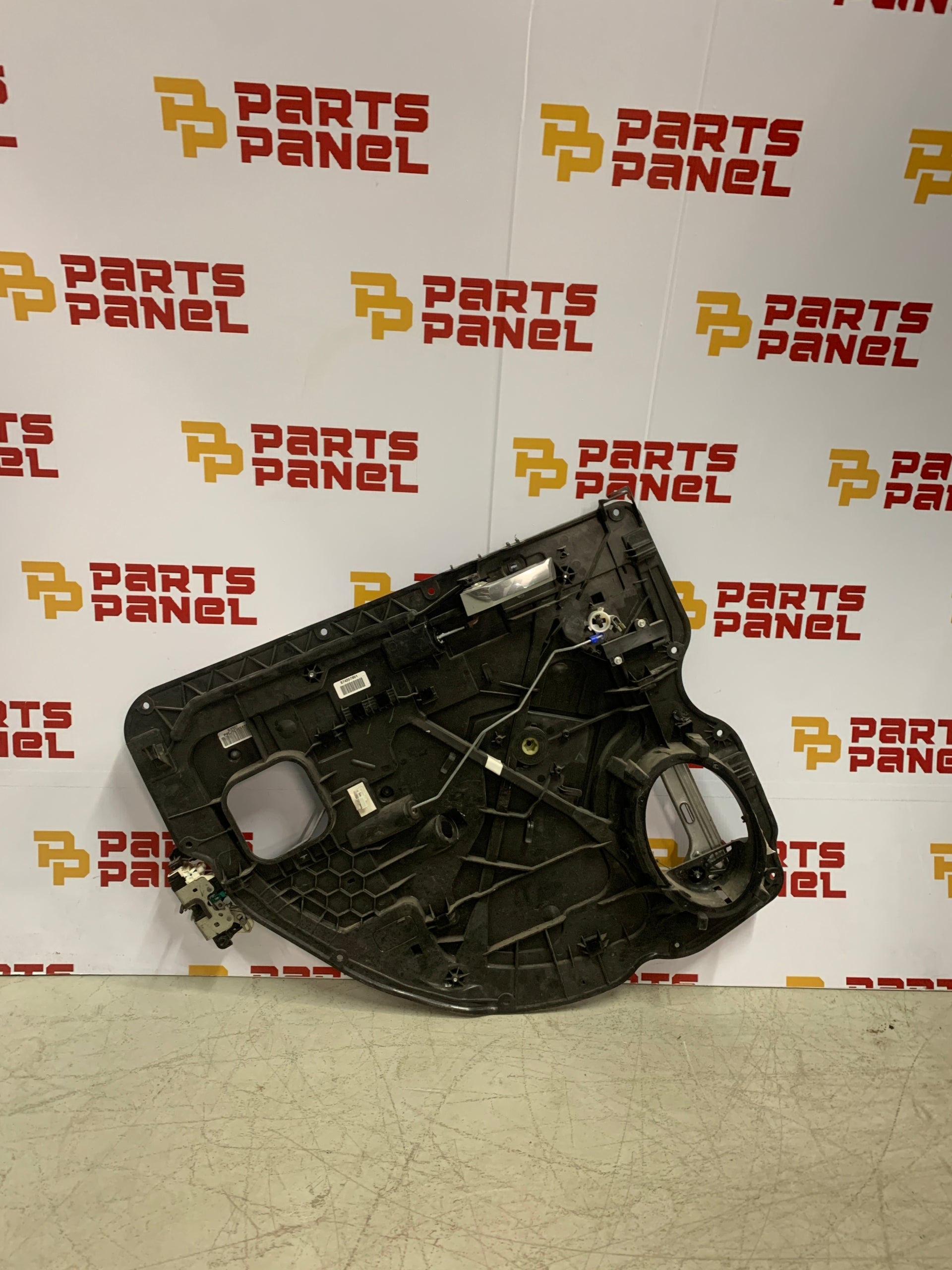 2019 - 2024 RAM 1500 DRIVER SIDE REAR DOOR WINDOW REGULATOR INNER PANEL CB59046P