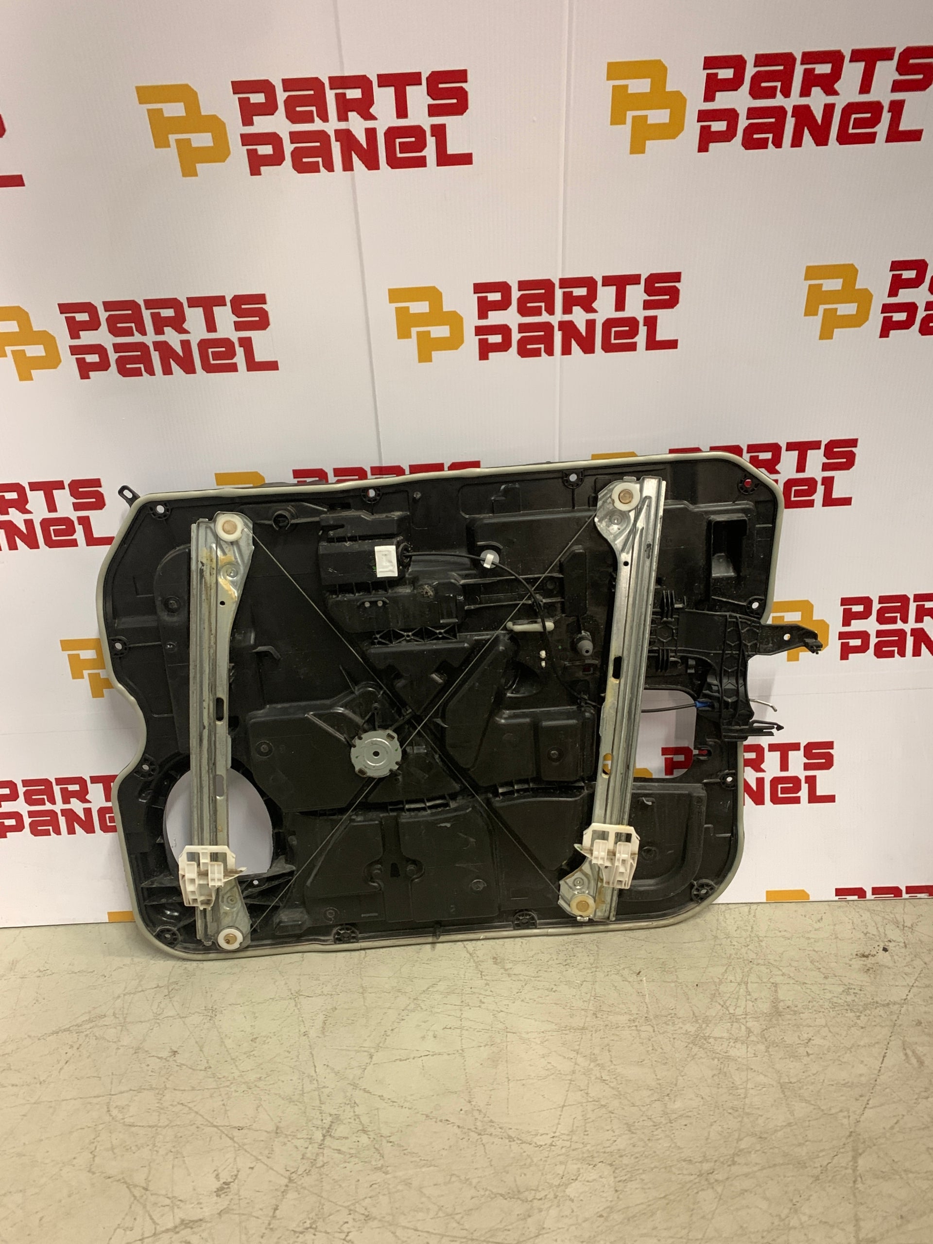 2013 - 2019 RAM 1500 PASSENGER SIDE FRONT DOOR WINDOW REGULATOR INNER PANEL CB59043P