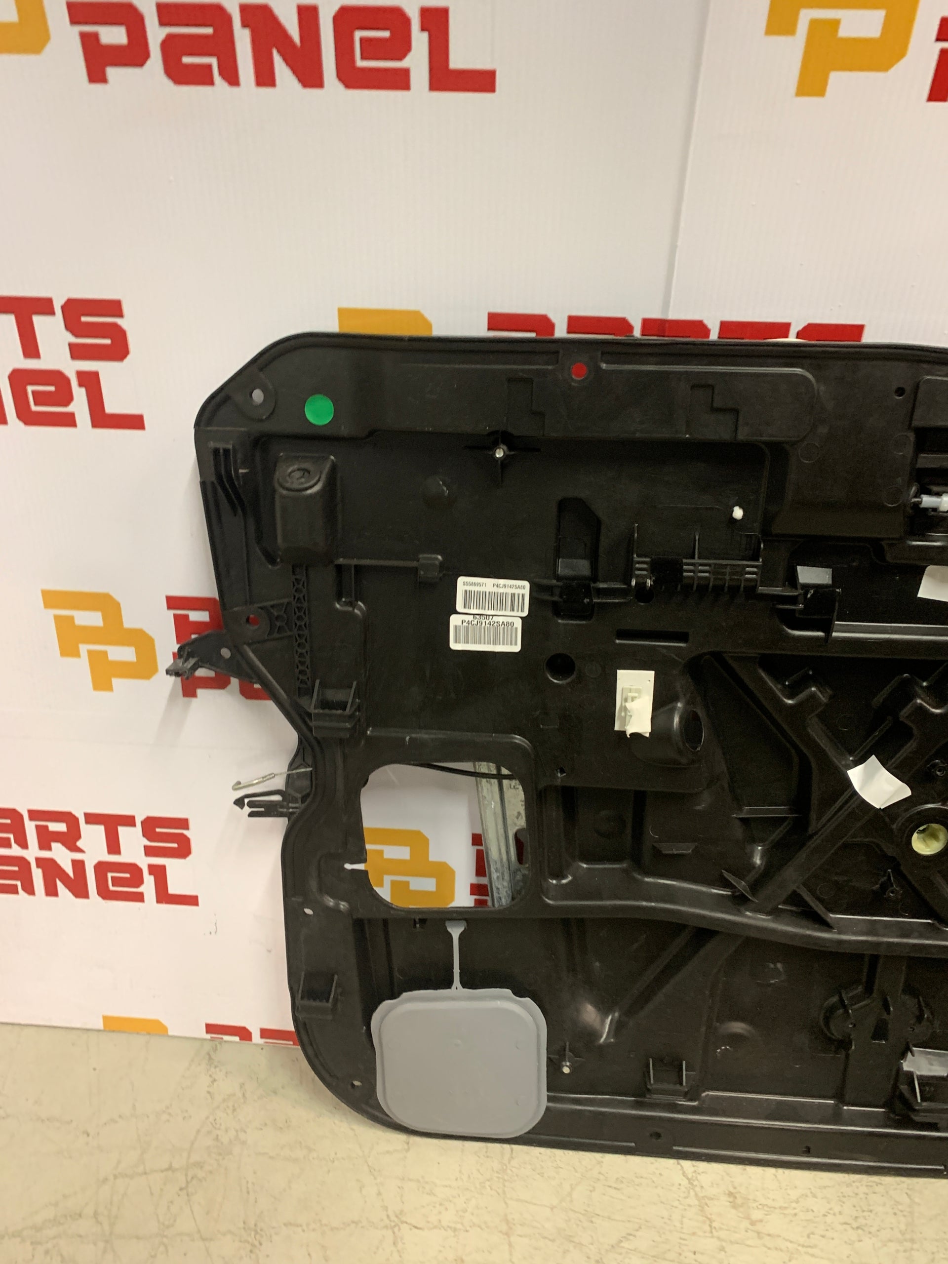 2013 - 2019 RAM 1500 PASSENGER SIDE FRONT DOOR WINDOW REGULATOR INNER PANEL CB59043P