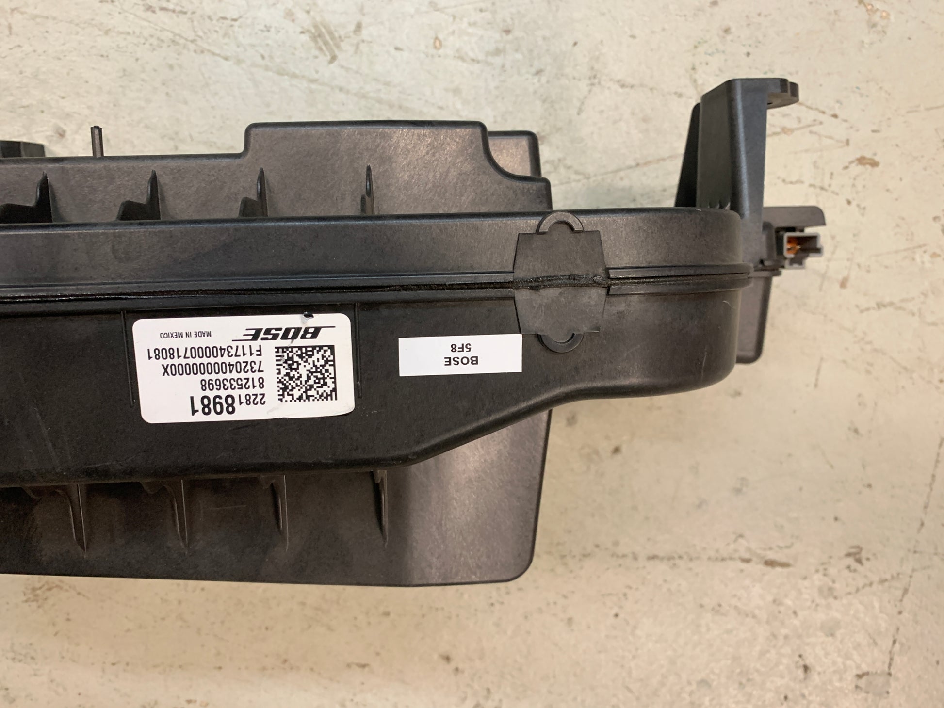 2014 - 2020 GMC / CHEVY / SIERRA 1500 / 2500 / 3500 / YUKON / TAHOE / CADILLAC ESCALADE DOOR SPEAKER 22818981