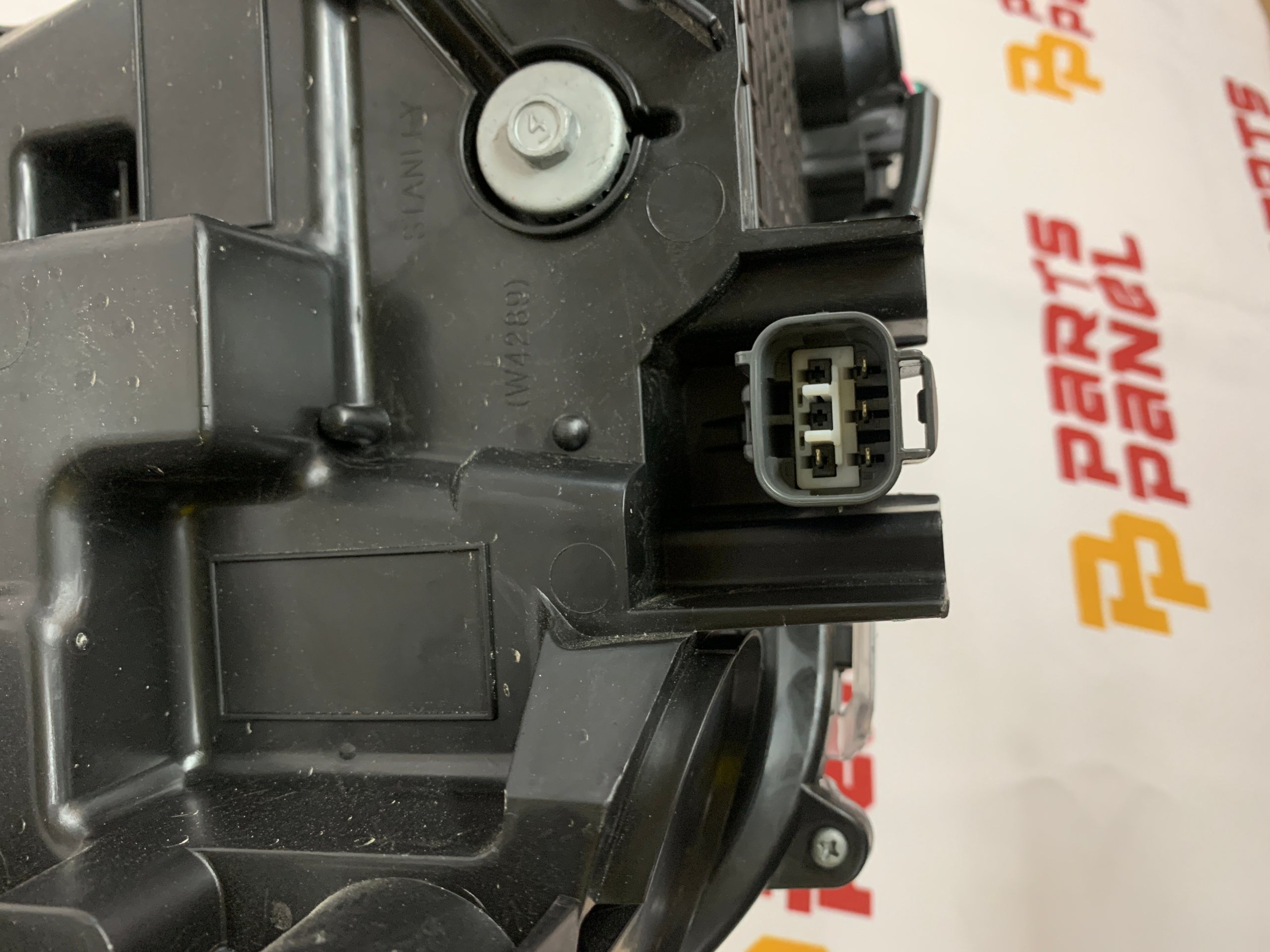 FARO DELANTERO ORIGINAL OEM LADO DEL CONDUCTOR TOYOTA RAV4 HÍBRIDO 2022-2024 81150-0R430