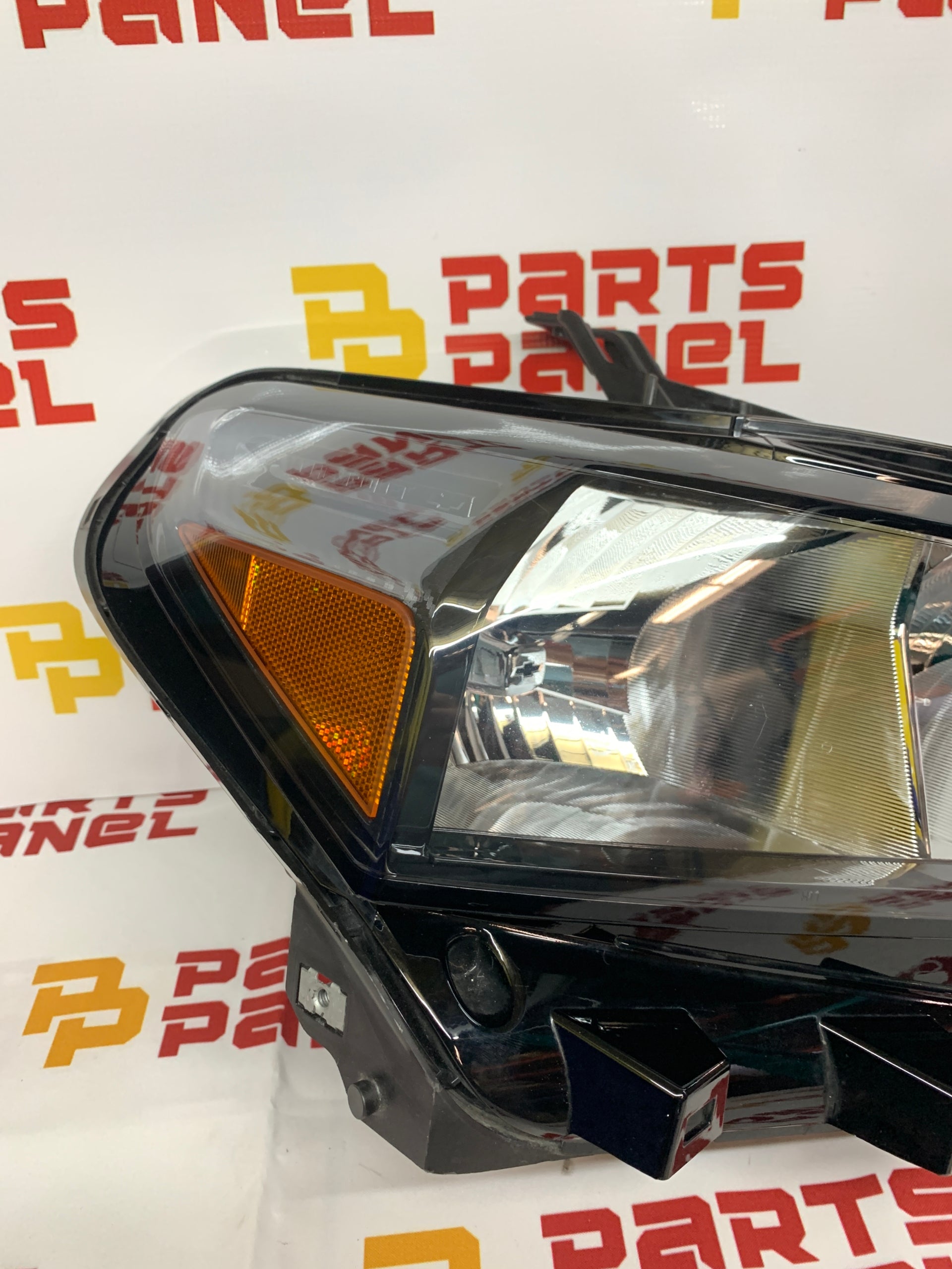 2023 - 2025 CHEVY COLORADO PASSENGER SIDE HALOGEN OEM HEADLIGHT 85045267