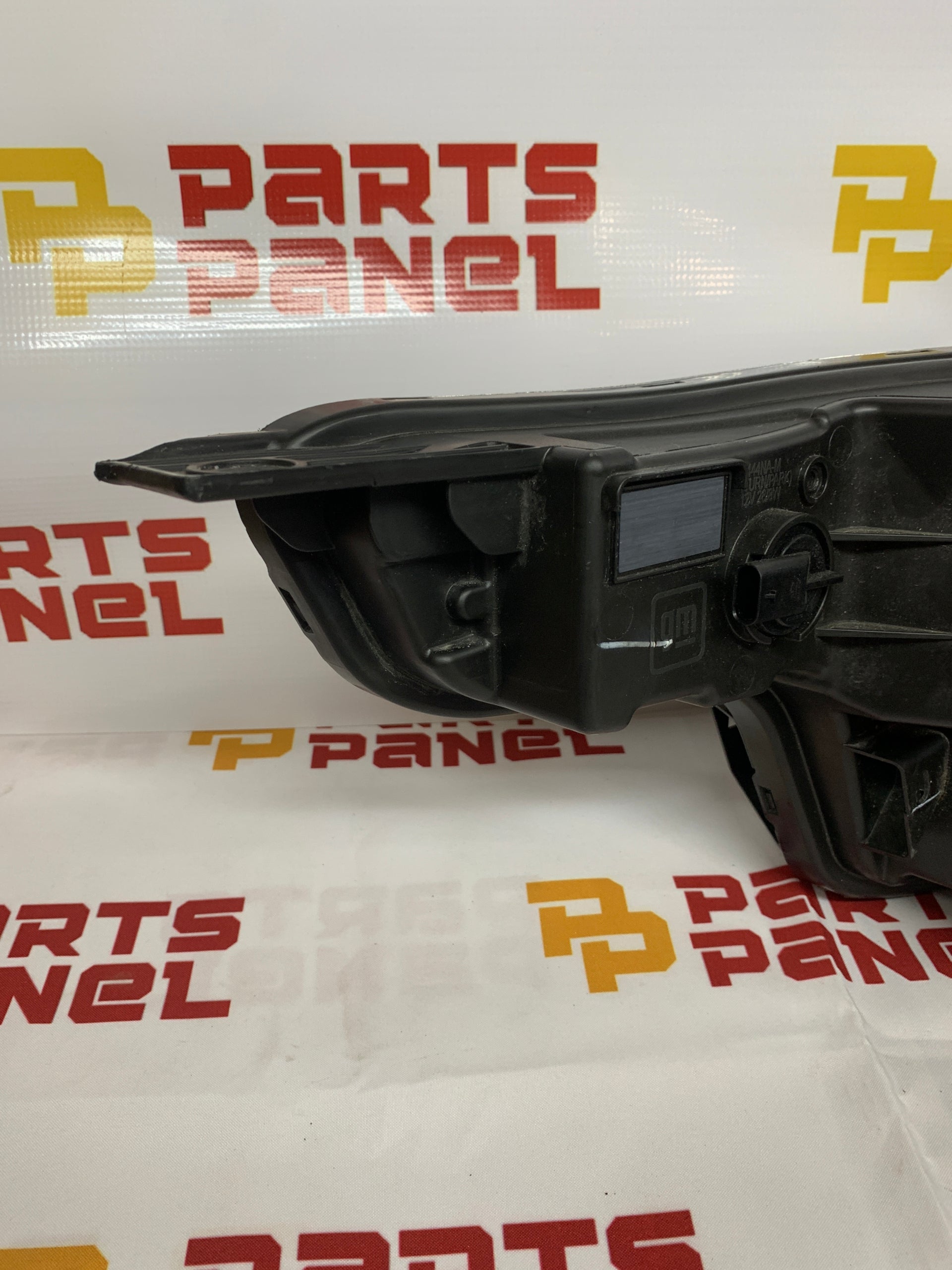 2023 - 2025 CHEVY COLORADO PASSENGER SIDE HALOGEN OEM HEADLIGHT 85045267