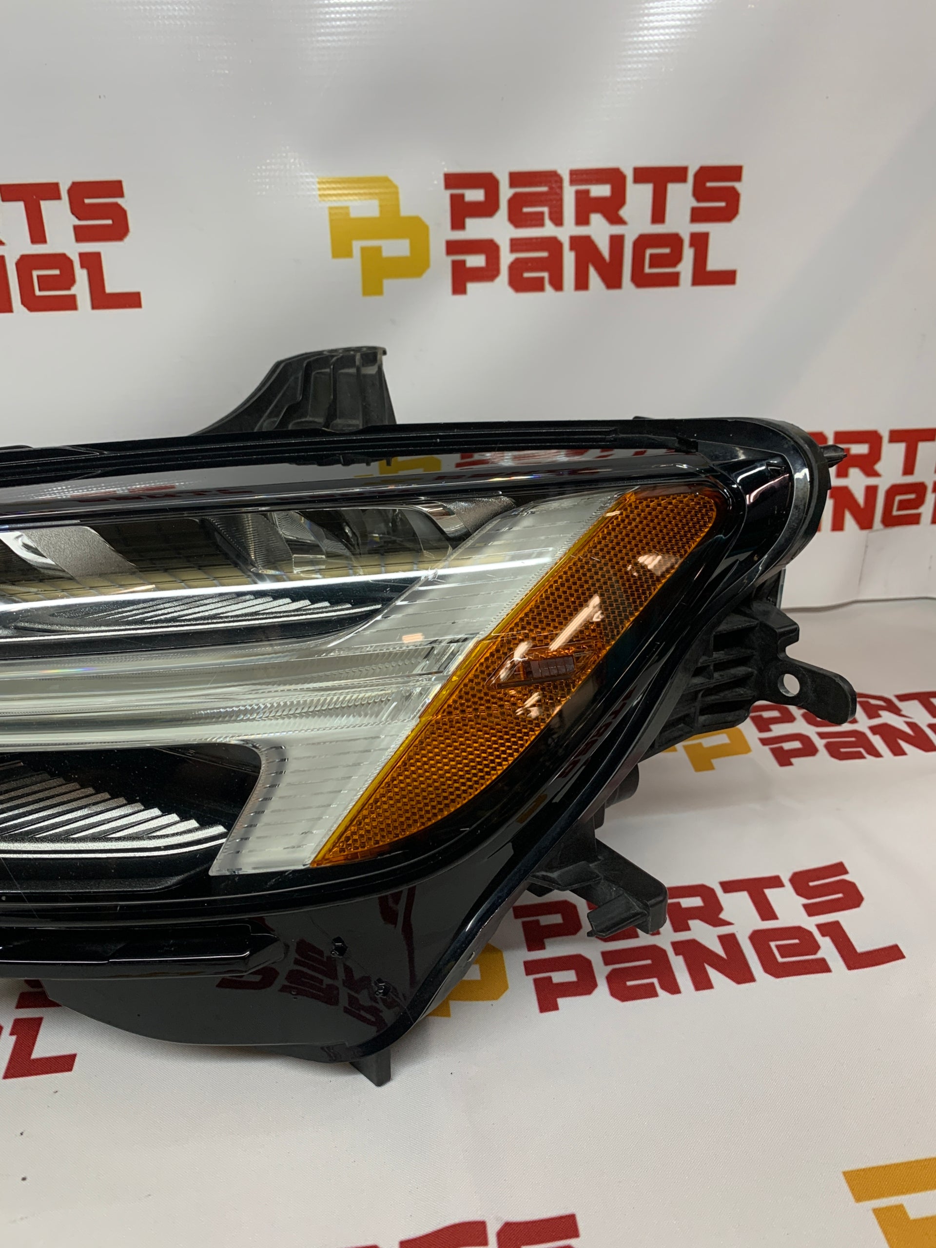 2019 - 2025 VOLVO S60 / V60 DRIVER SIDE FULL LED OEM HEADLIGHT 