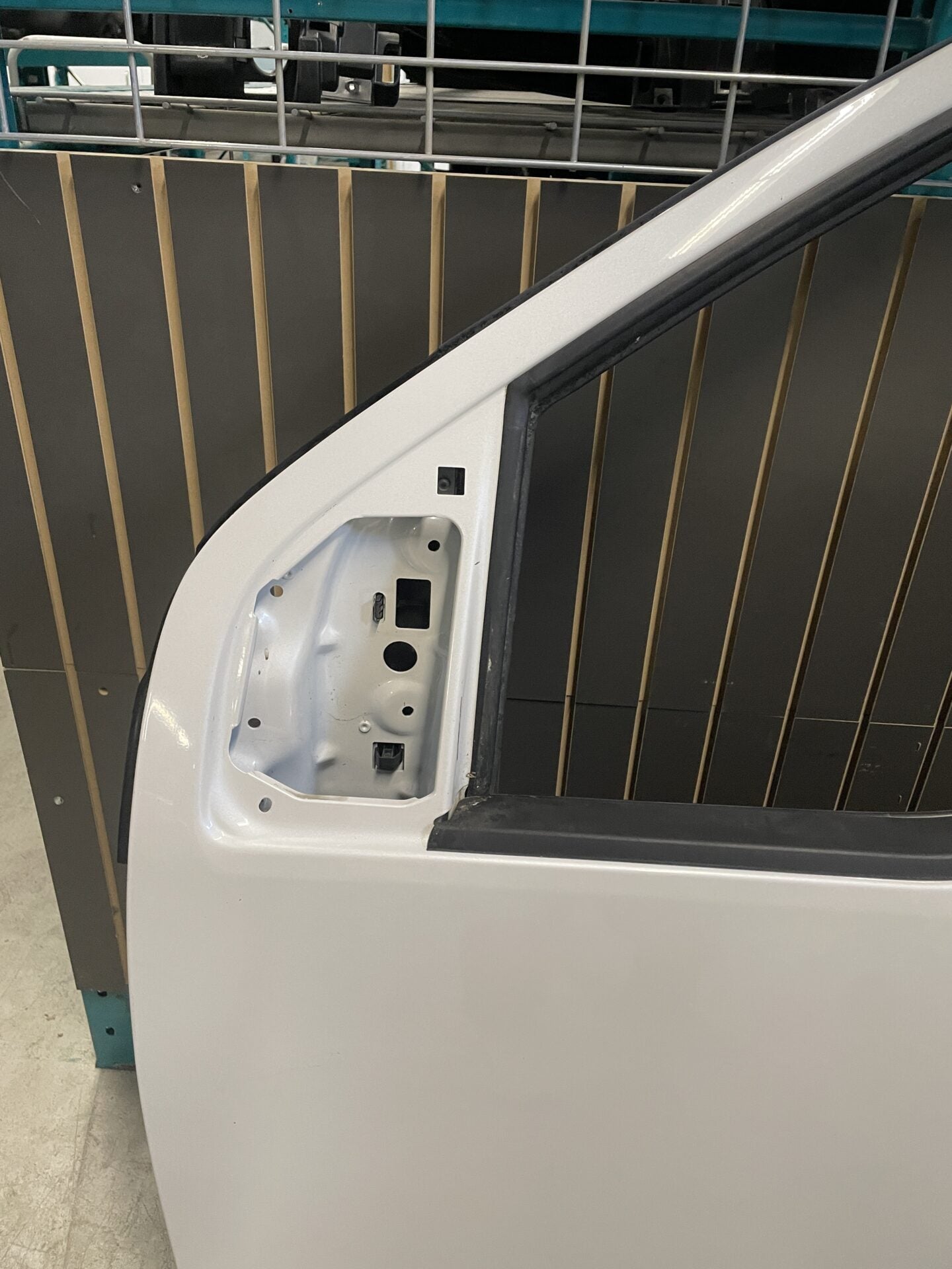 2015 - 2020 FORD F-150 LEFT HAND SIDE FRONT DOOR
