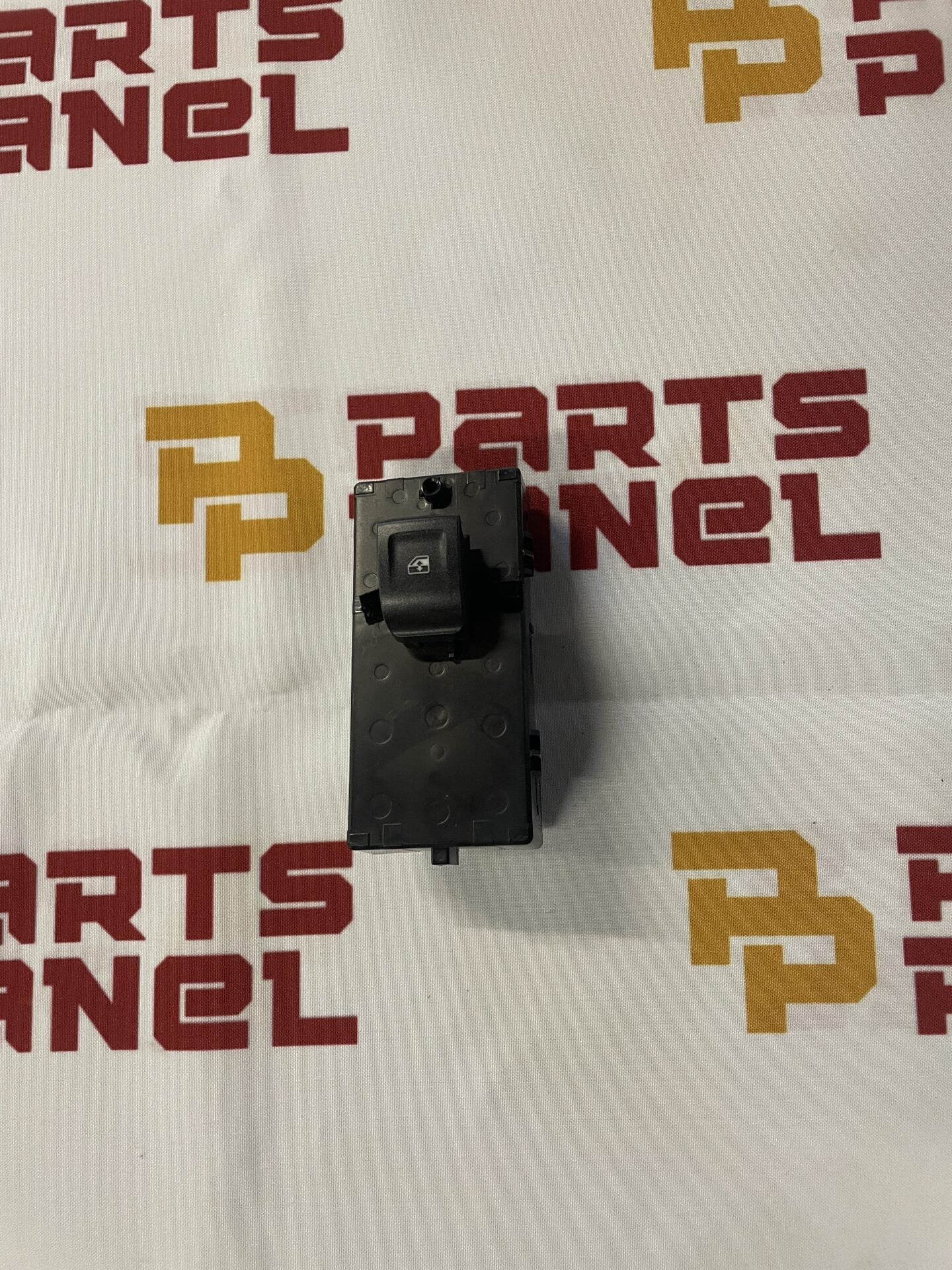 2014 - 2019 GMC SIERRA / CHEVY SILVERADO FRONT PASSENGER SIDE WINDOW SWITCH 23129535 23245541 23488407