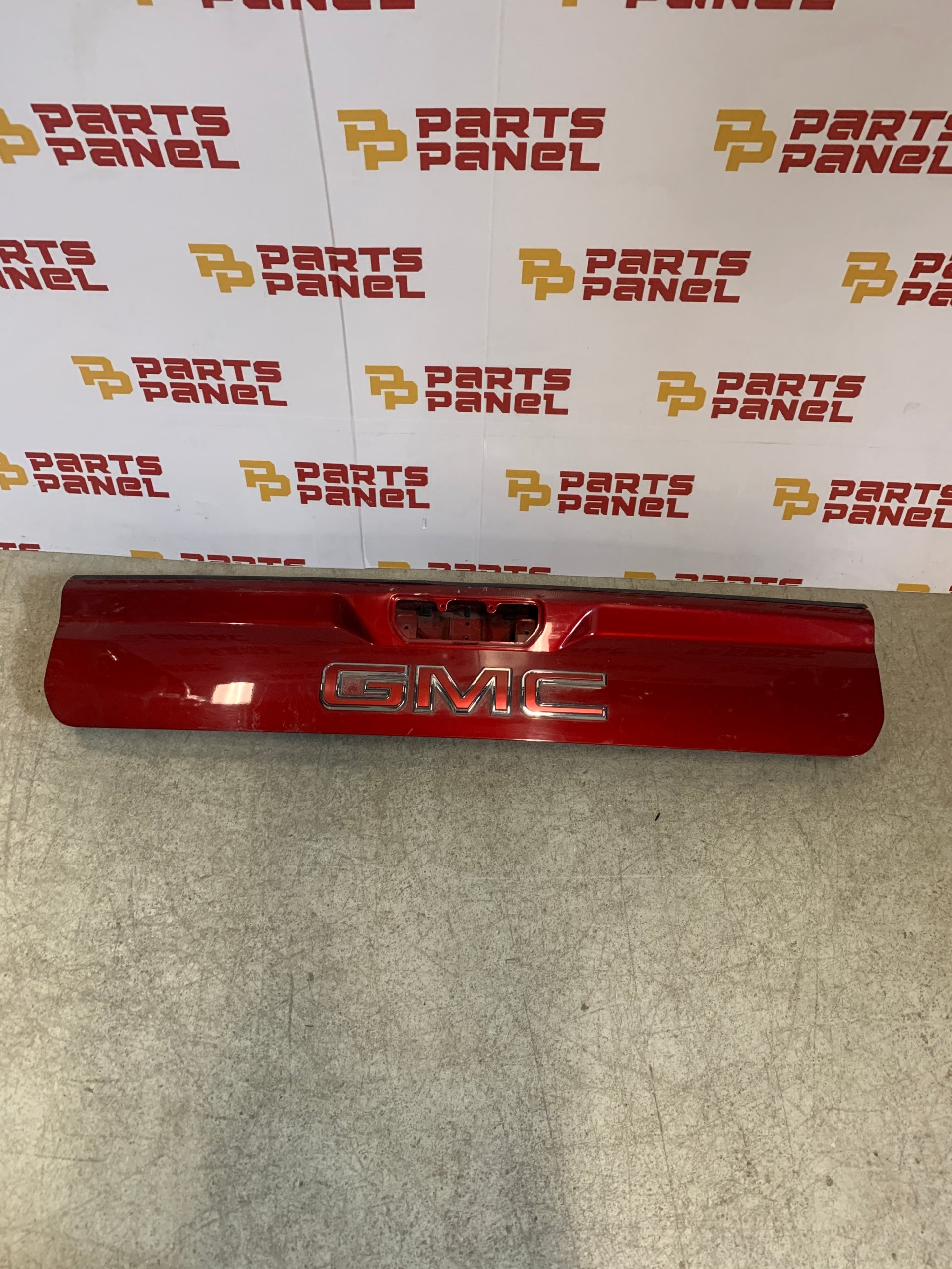 2019 - 2025 GMC SIERRA / CHEVY SILVERADO 2500 / 3500 RED MULTIPRO TAILGATE UPPER SHELL 85518592