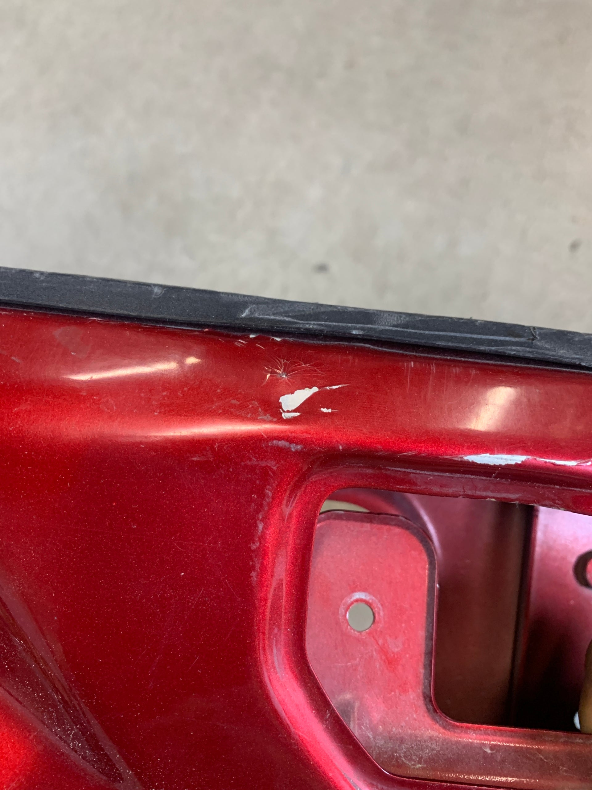 2019 - 2025 GMC SIERRA / CHEVY SILVERADO 2500 / 3500 RED MULTIPRO TAILGATE UPPER SHELL 85518592
