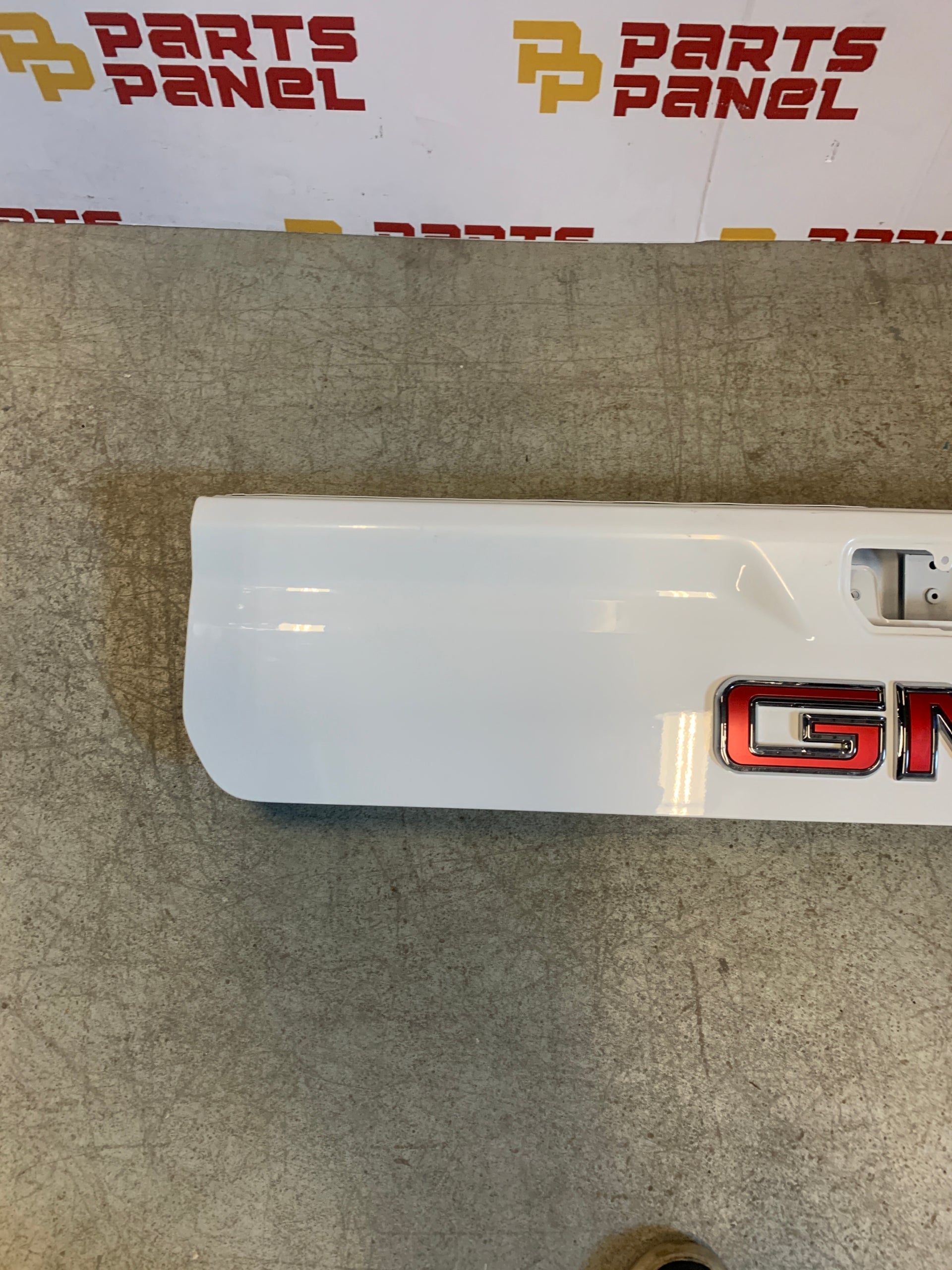 2019 - 2025 GMC SIERRA / CHEVY SILVERADO 2500 / 3500 WHITE MULTIPRO TAILGATE UPPER SHELL 85518592