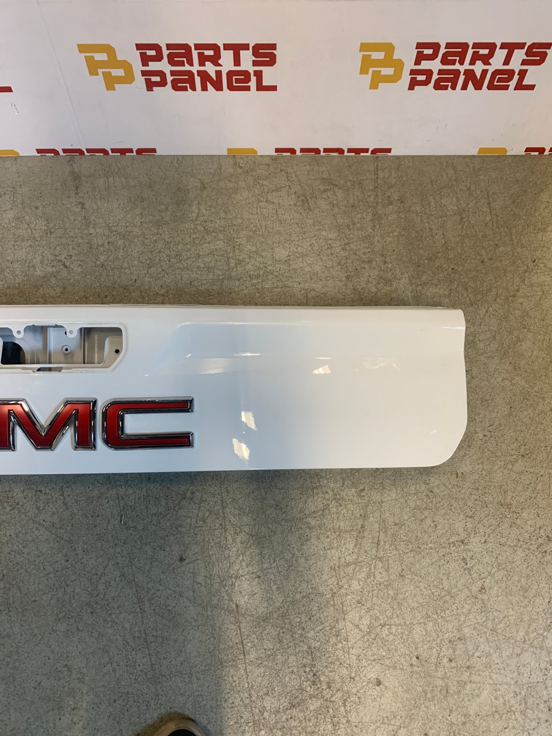 2019 - 2025 GMC SIERRA / CHEVY SILVERADO 2500 / 3500 WHITE MULTIPRO TAILGATE UPPER SHELL 85518592