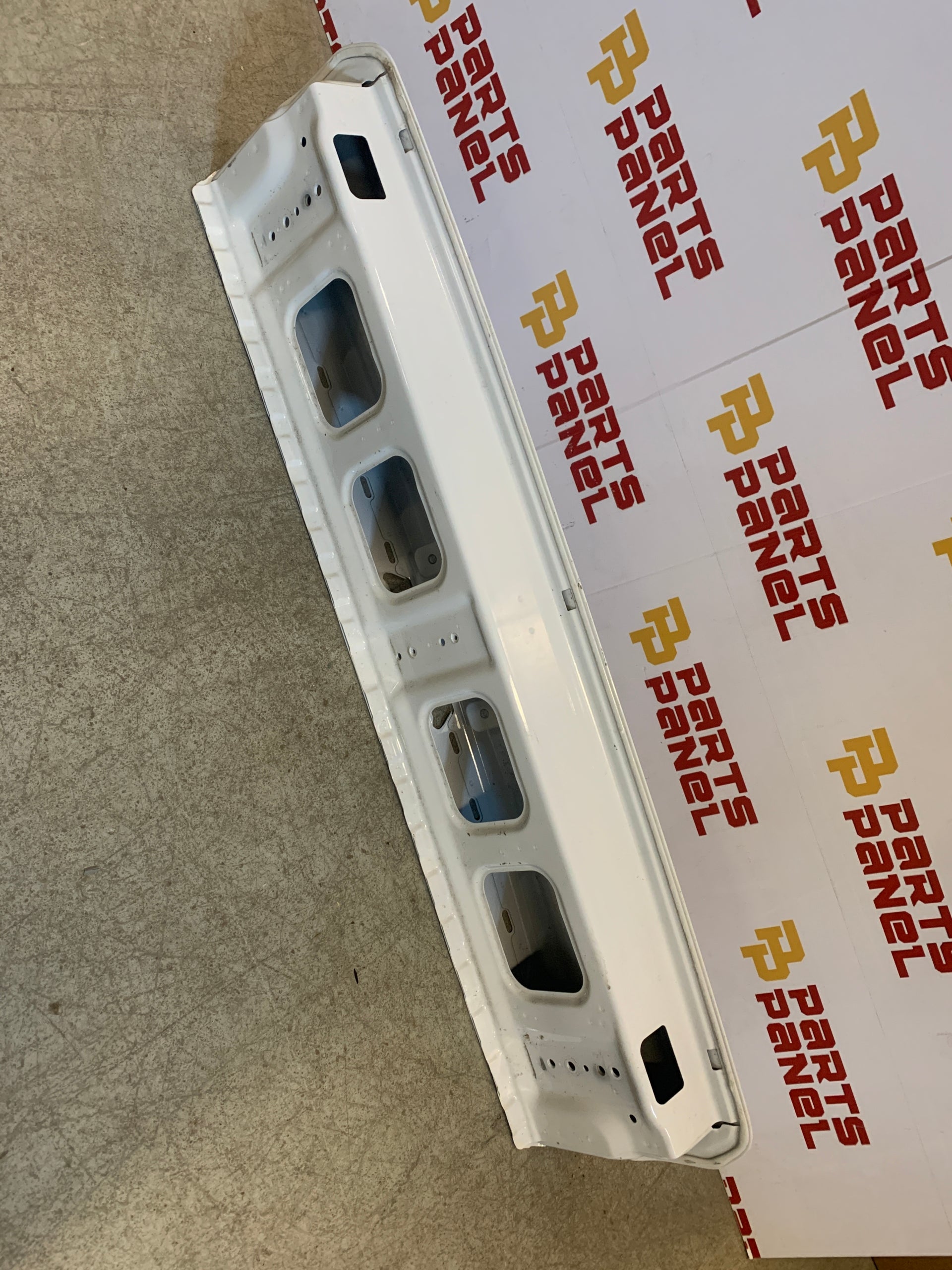 2019 - 2025 GMC SIERRA / CHEVY SILVERADO 2500 / 3500 WHITE MULTIPRO TAILGATE UPPER SHELL 85518592