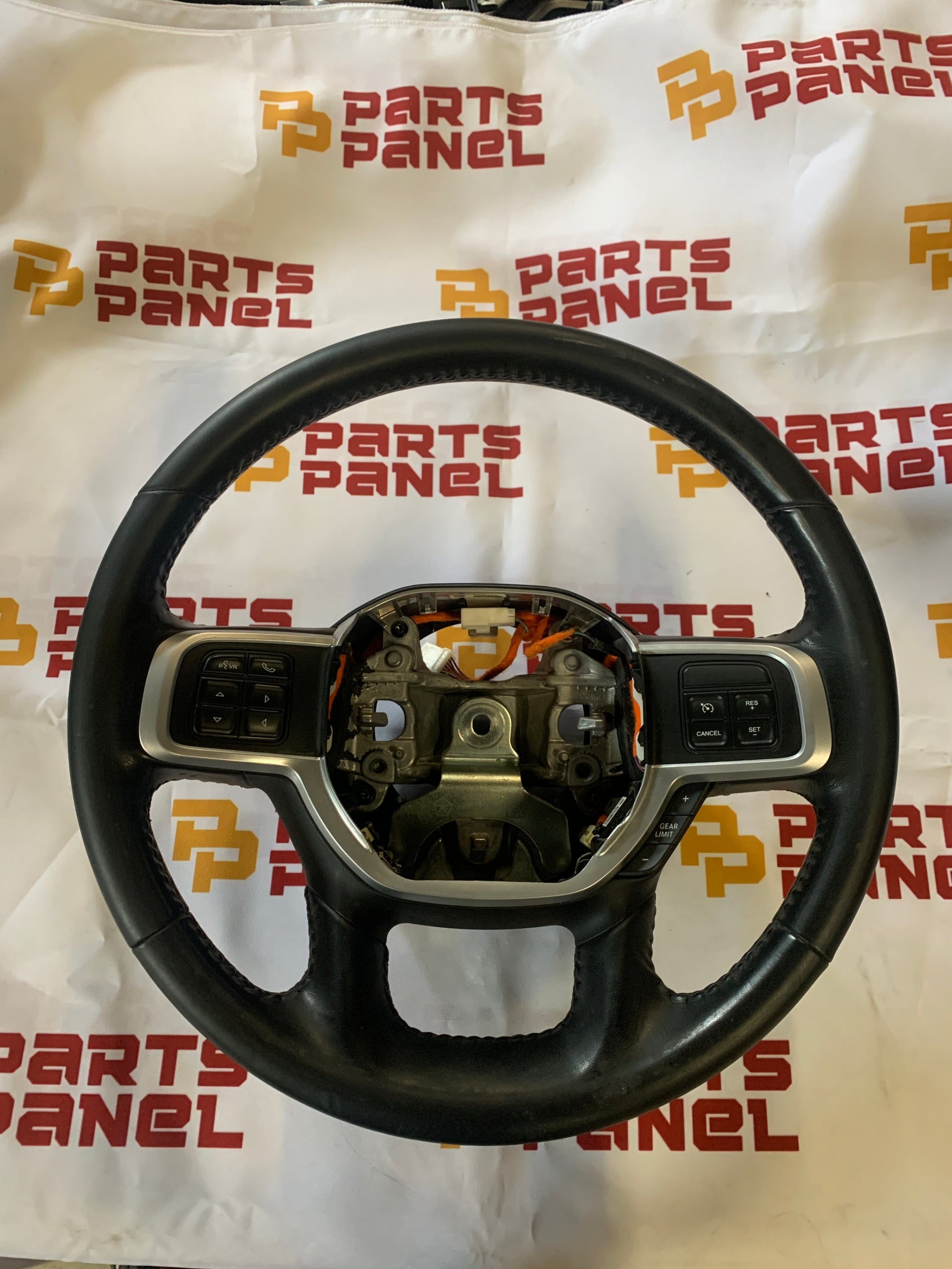 2019 - 2024 RAM 1500 / 2500 / 3500 STEERING WHEEL WITH RADIO CONTROLS 6NK862X7AE 6WR73TX7AA