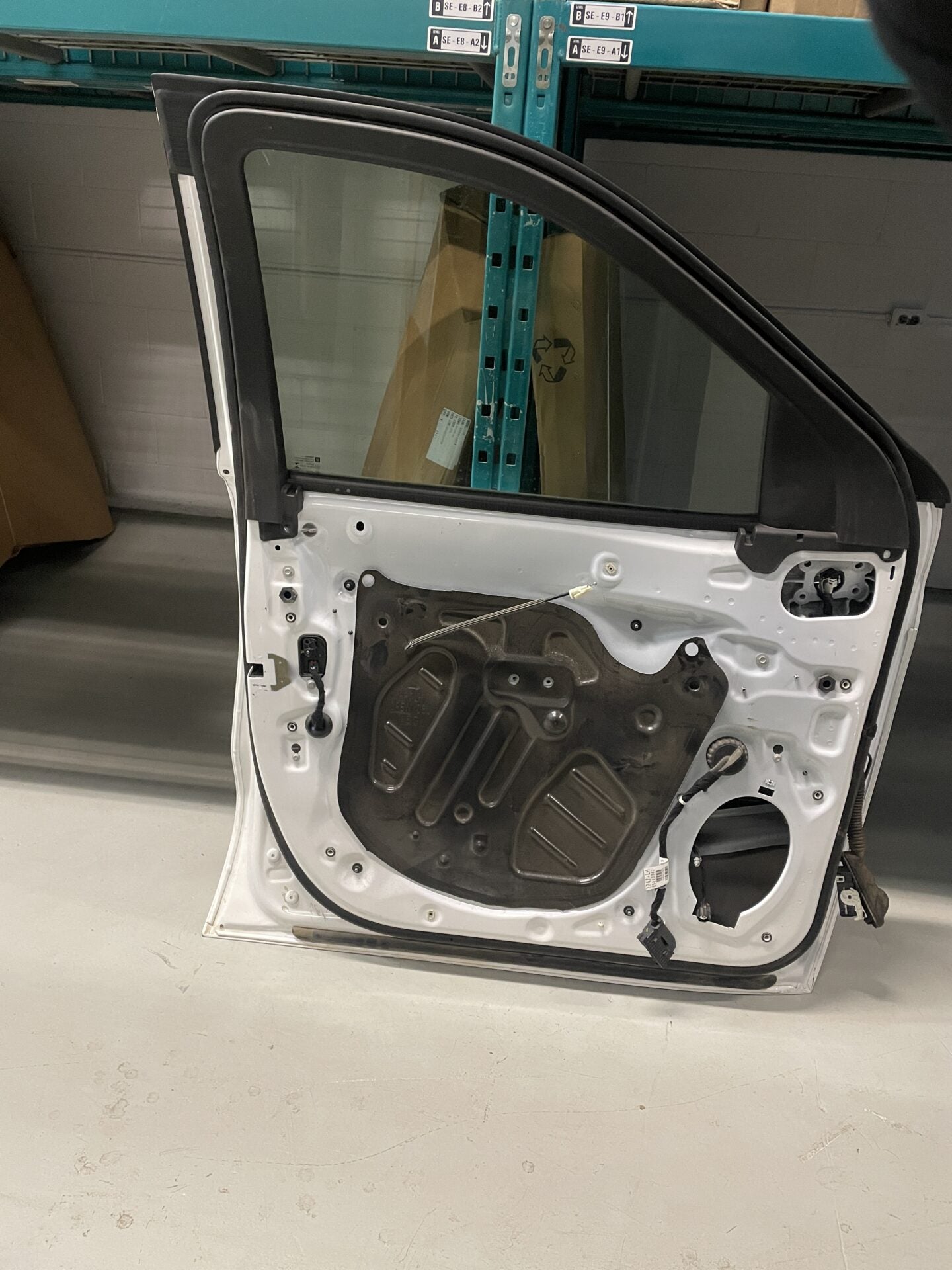 2019 - 2024 CHEVY SILVERADO 1500 LEFT SIDE FRONT DOOR