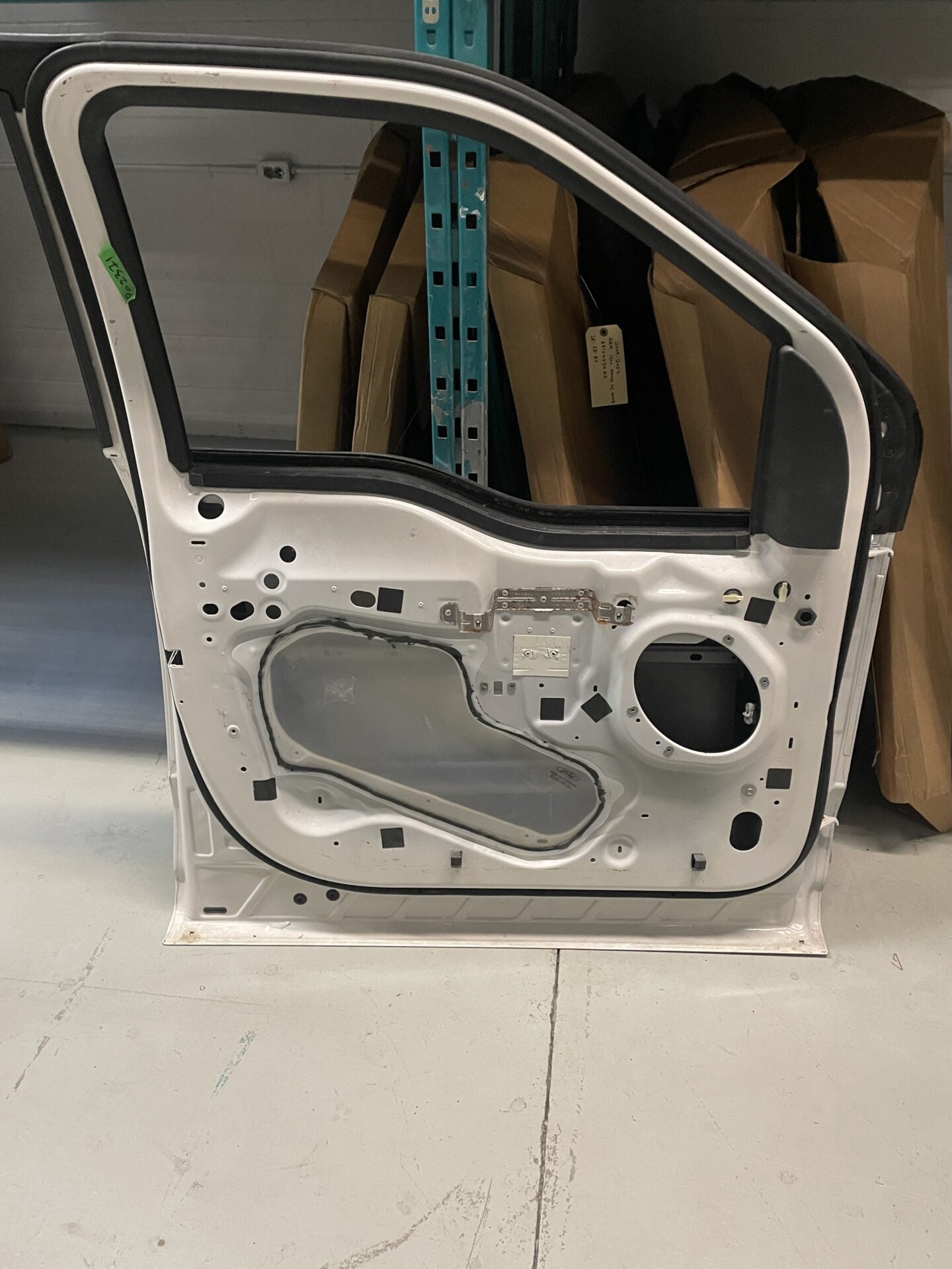 2015 - 2022 FORD F-150 LEFT HAND SIDE FRONT DOOR