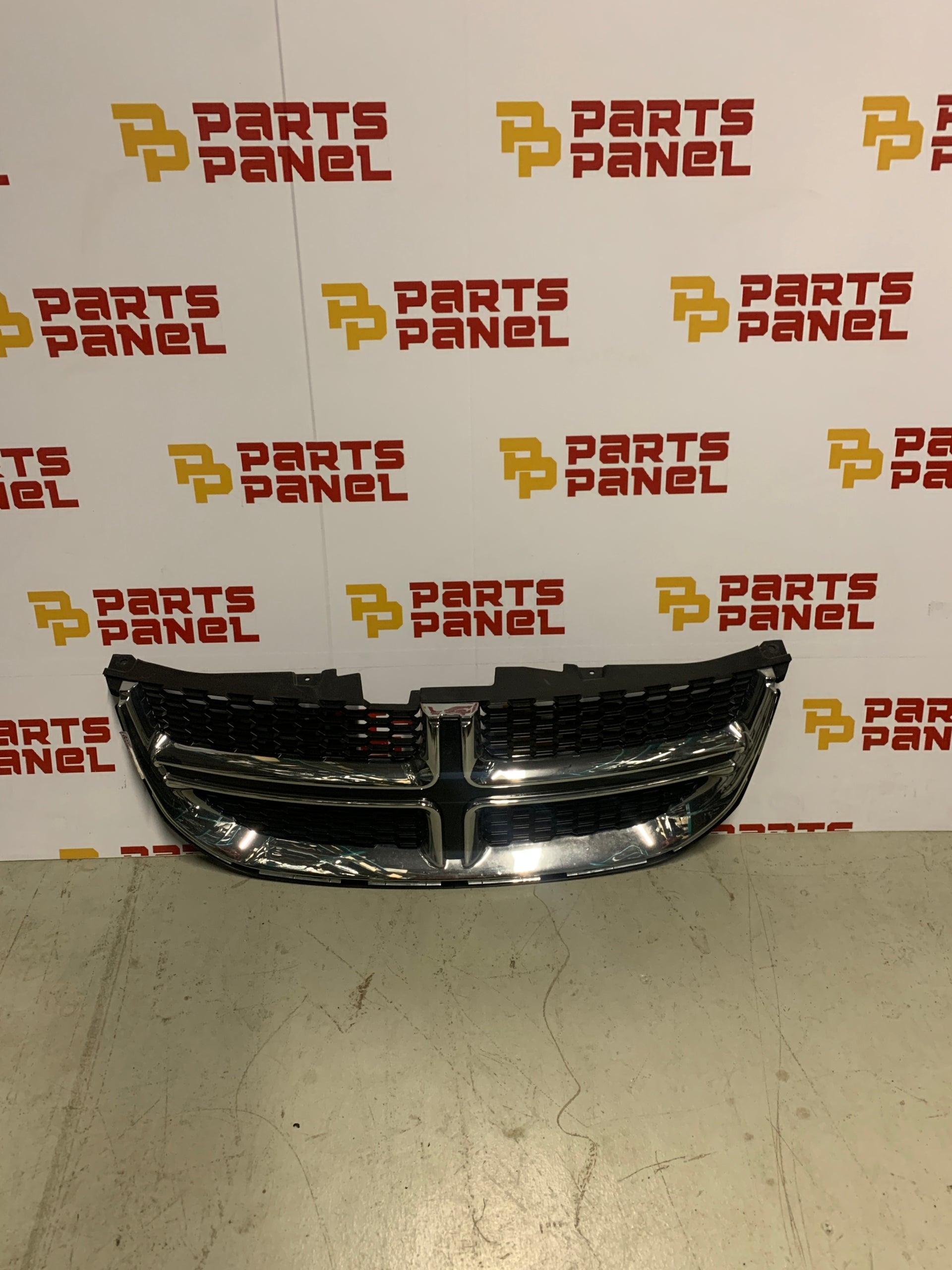 2011 - 2020 DODGE GRAND CARAVAN FRONT UPPER GRILLE 68127609AA