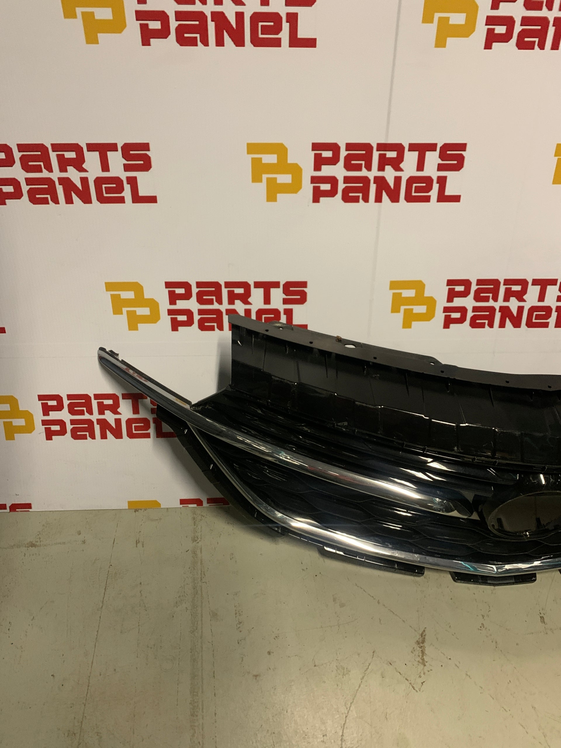 PARRILLA DELANTERA BUICK ENCORE GX 2020 - 2023 42763175