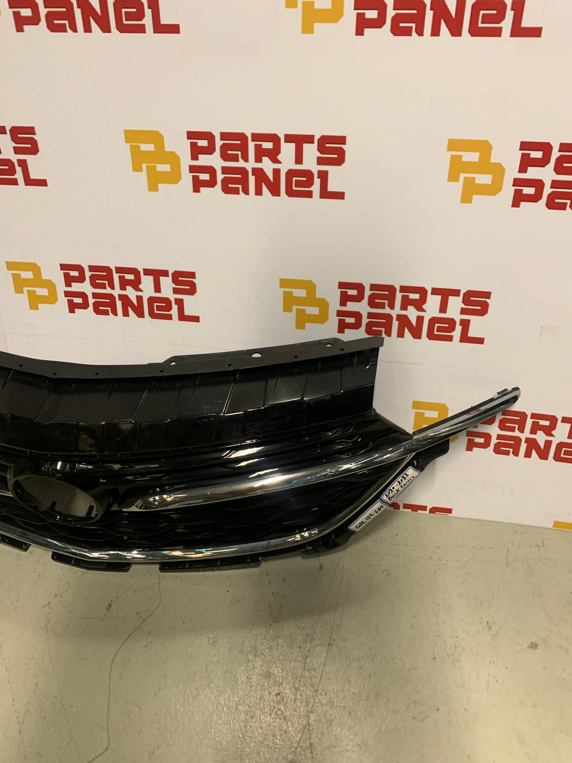 2020 - 2023 BUICK ENCORE GX FRONT GRILLE 42763175