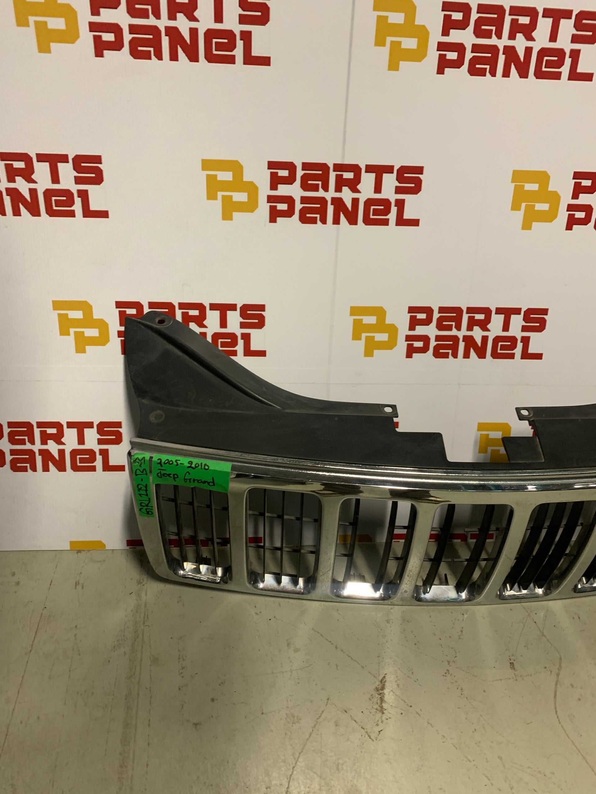 Calandre avant JEEP GRAND CHEROKEE 2005 - 2007 82209206