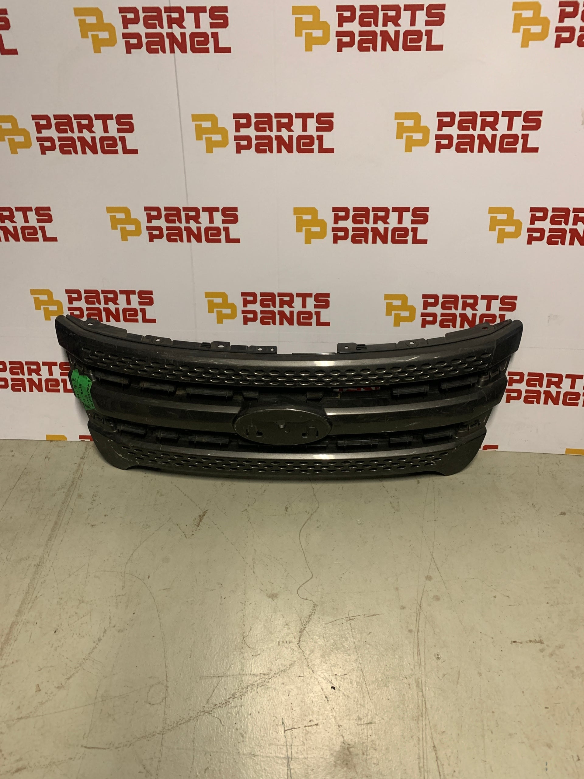 2011 - 2015 FORD EXPLORER FRONT BLACK GRILLE BB53-8200 AW