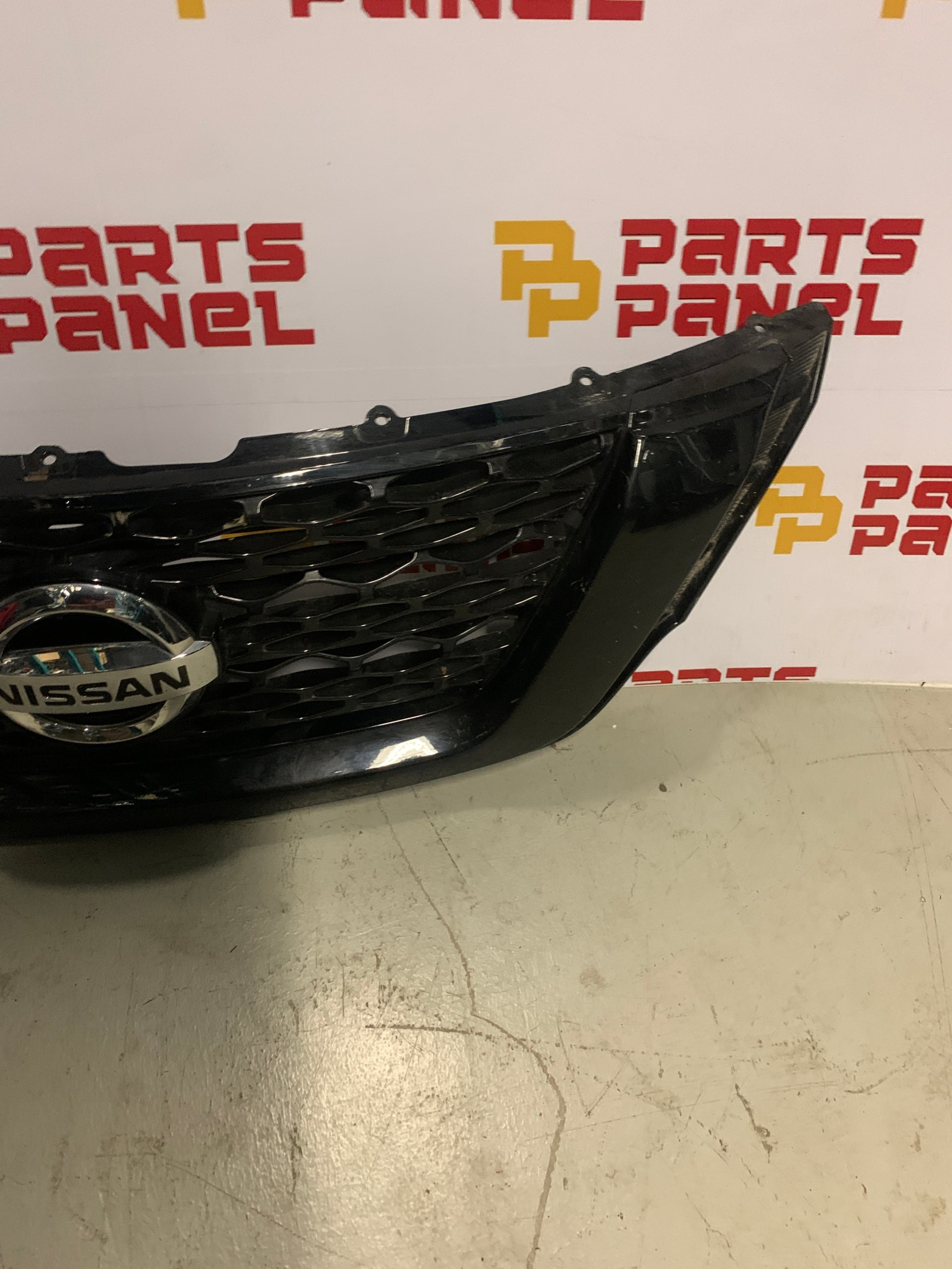 2017 - 2020 NISSAN PATHFINDER FRONT GRILLE 62310 8A40A