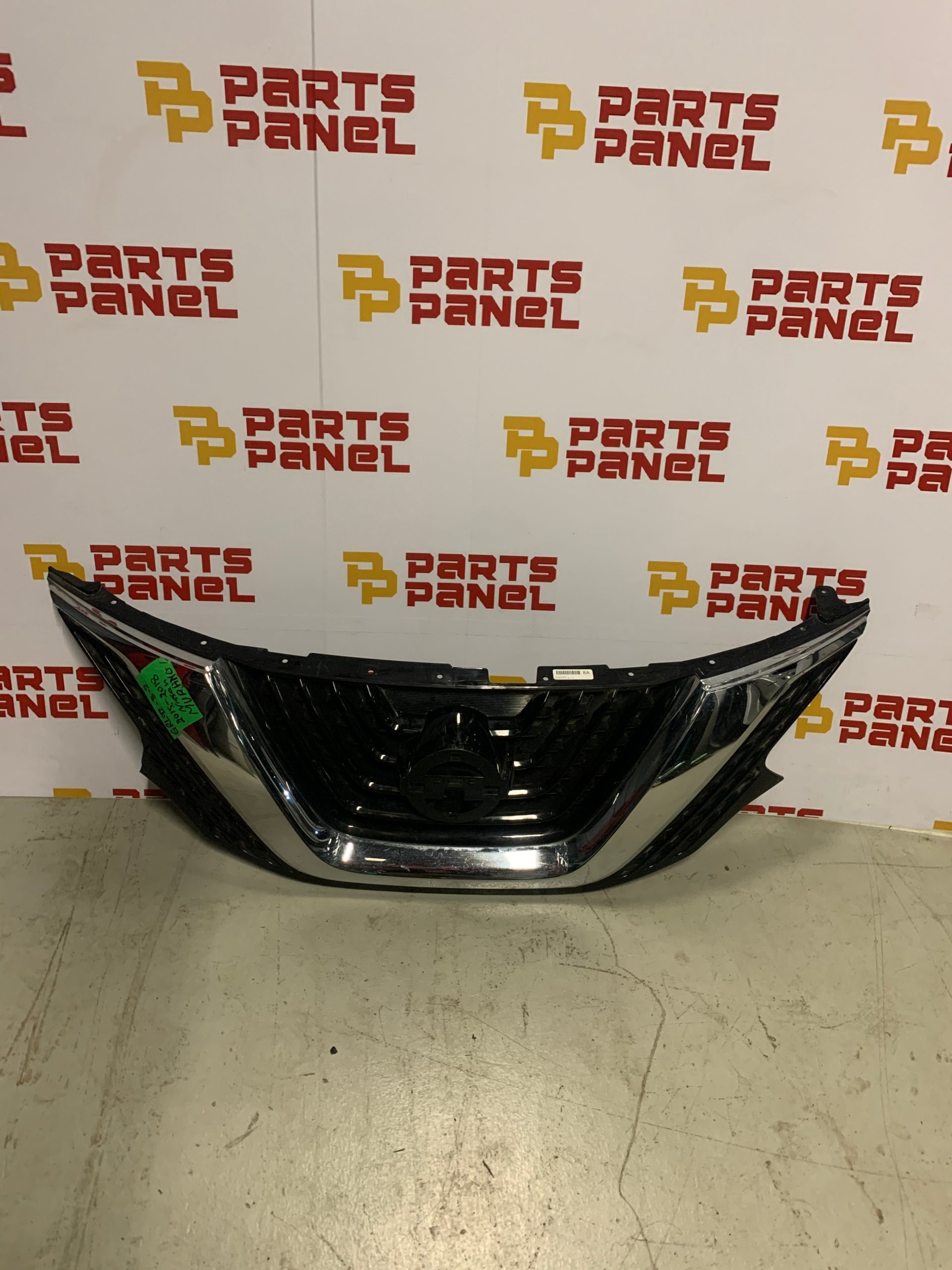 2015 - 2018 NISSAN MURANO FRONT GRILLE 623109UA8A