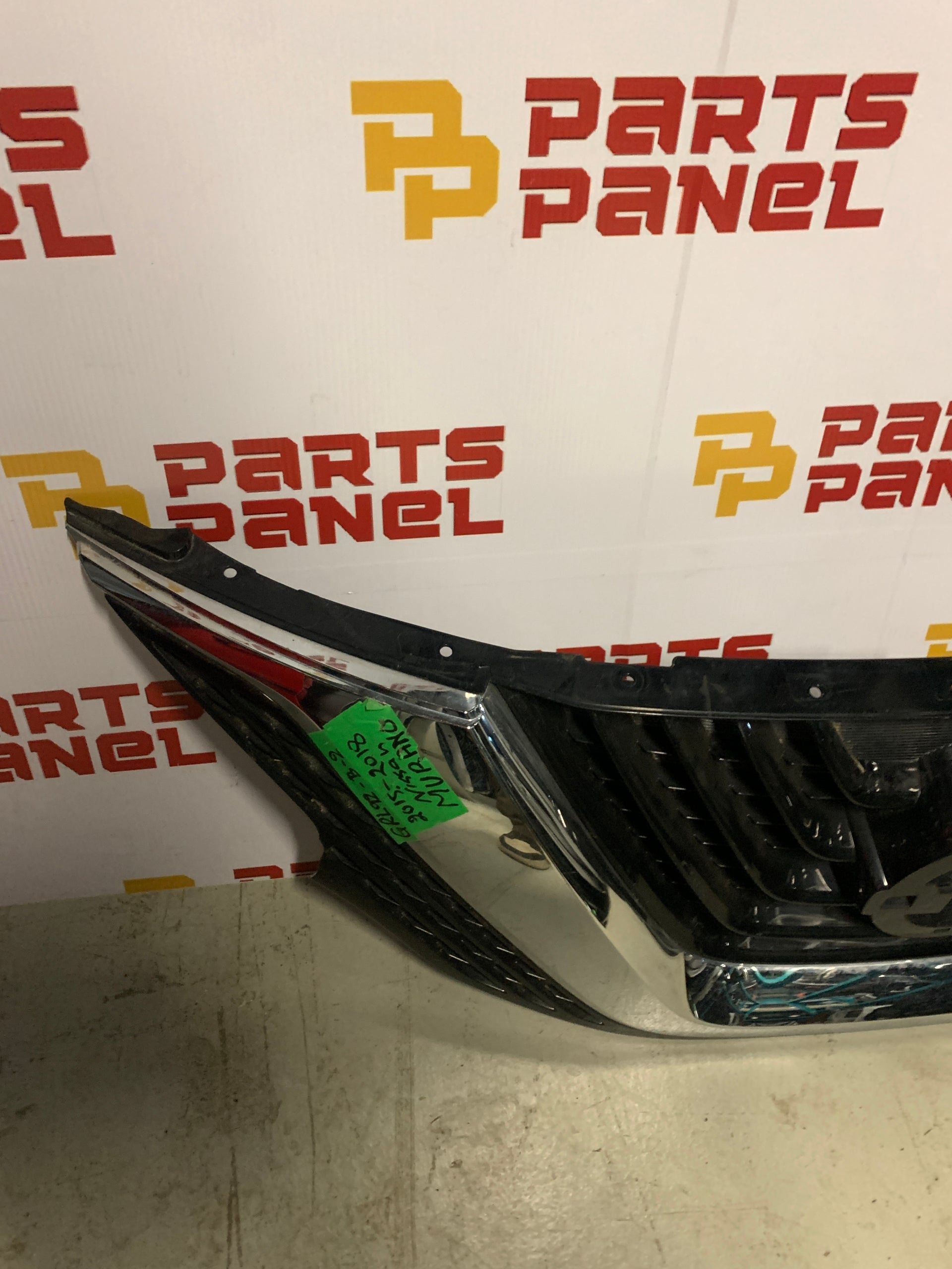 2015 - 2018 NISSAN MURANO FRONT GRILLE 623109UA8A