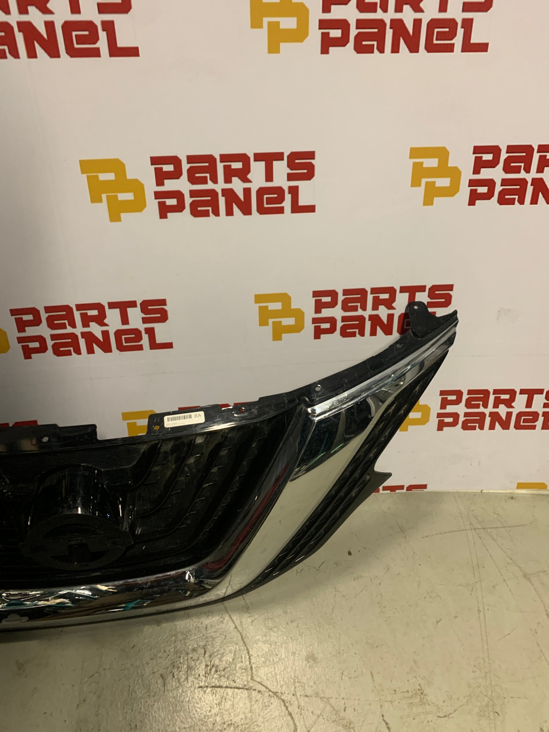 2015 - 2018 NISSAN MURANO FRONT GRILLE 623109UA8A