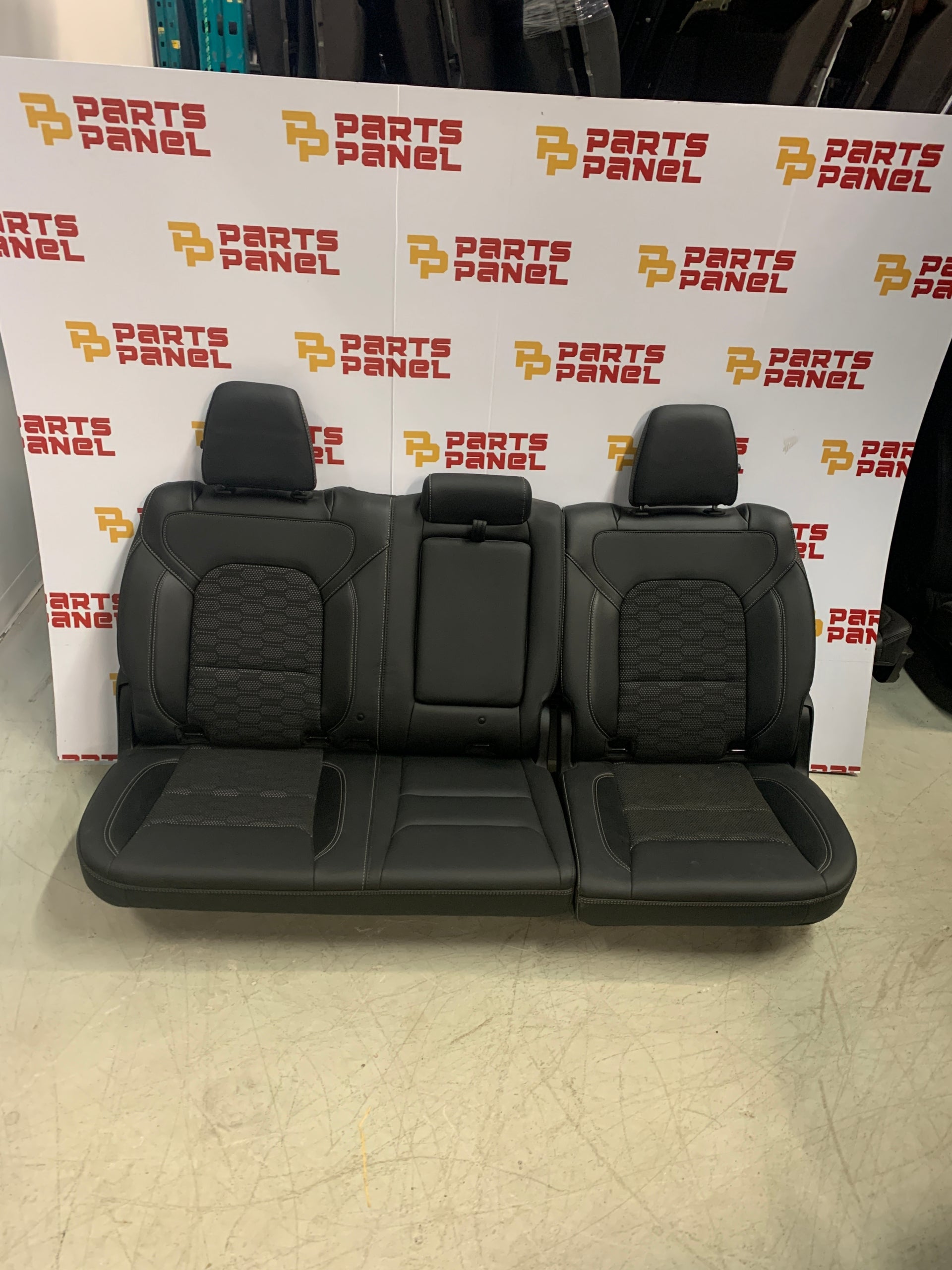 2019 - 2024 RAM 1500 NEW STYLE 5TH GENERATION REAR CLOTH AND VINYL 