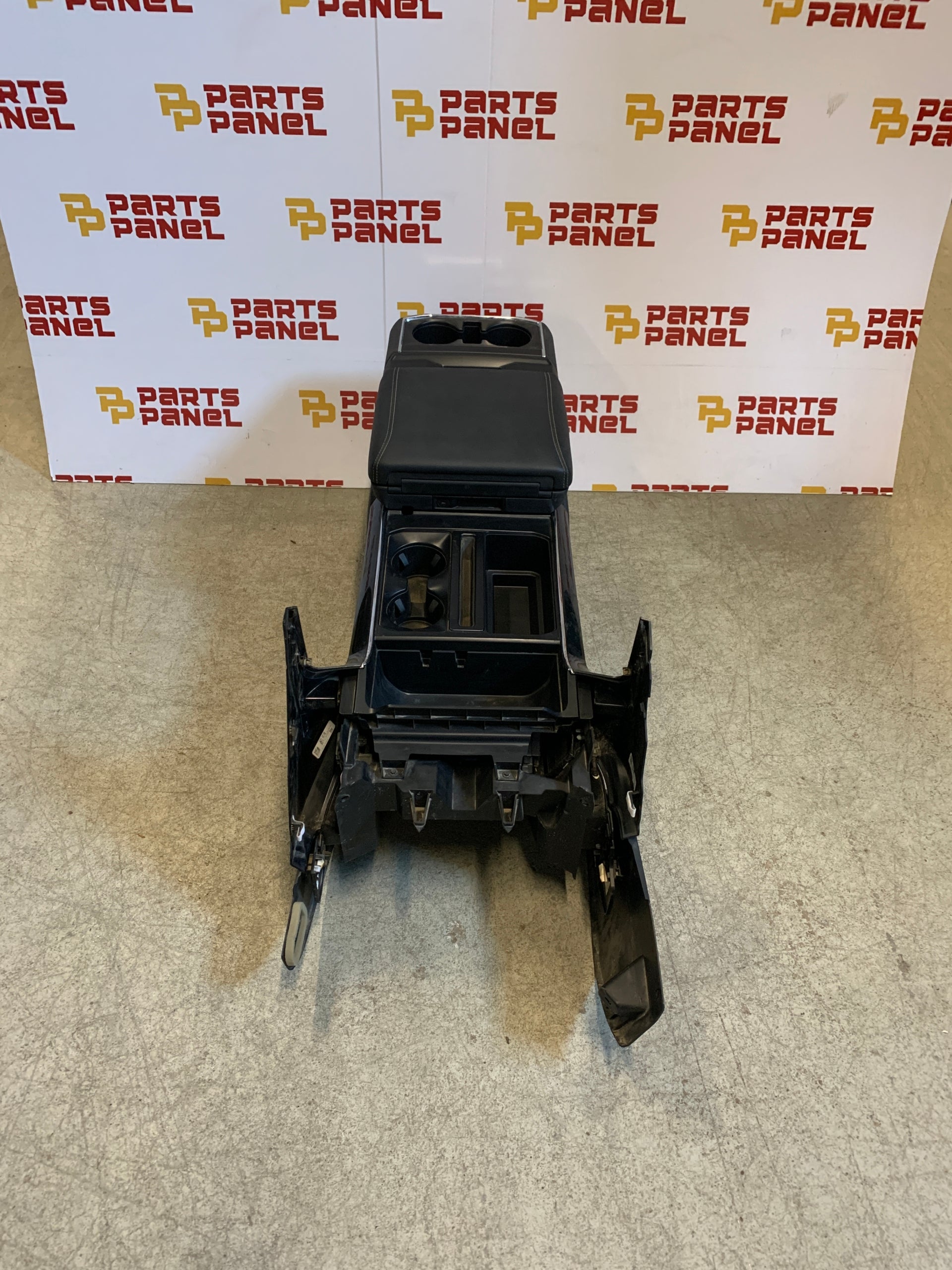 2021 - 2024 FORD F150 CENTER CONSOLE WITH WORK SURFACE WITH REAR CHARGING PORT