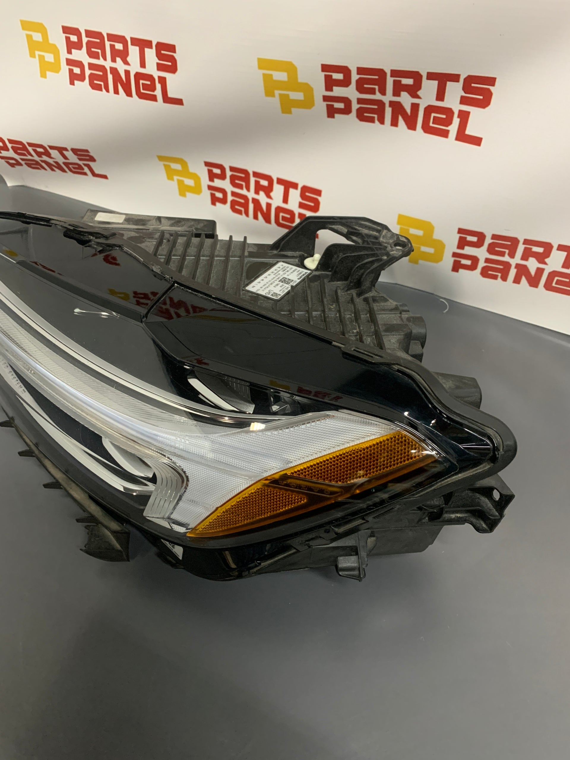 2018 - 2021 VOLVO XC 60 DRIVER SIDE LEFT FULL LED ADAPTIVE HEADLIGHT 31689277 