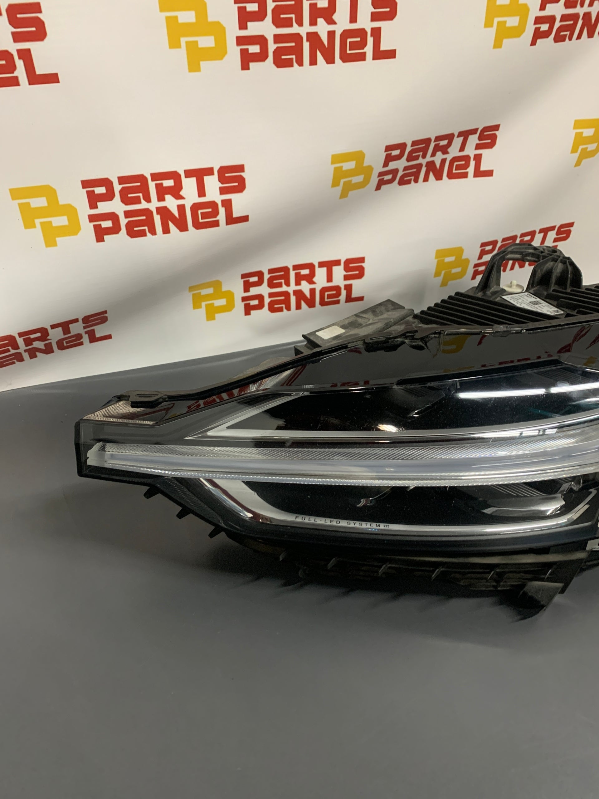 2018 - 2021 VOLVO XC 60 DRIVER SIDE LEFT FULL LED ADAPTIVE HEADLIGHT 31689277 