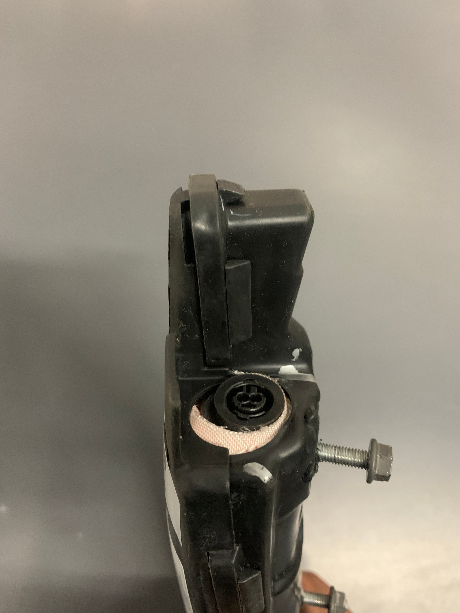 2012 - 2018 RAM 1500 / 2500 / 3500 FRONT LEFT DRIVER SEAT AIRBAG CONTROL OEM 68239855AA
