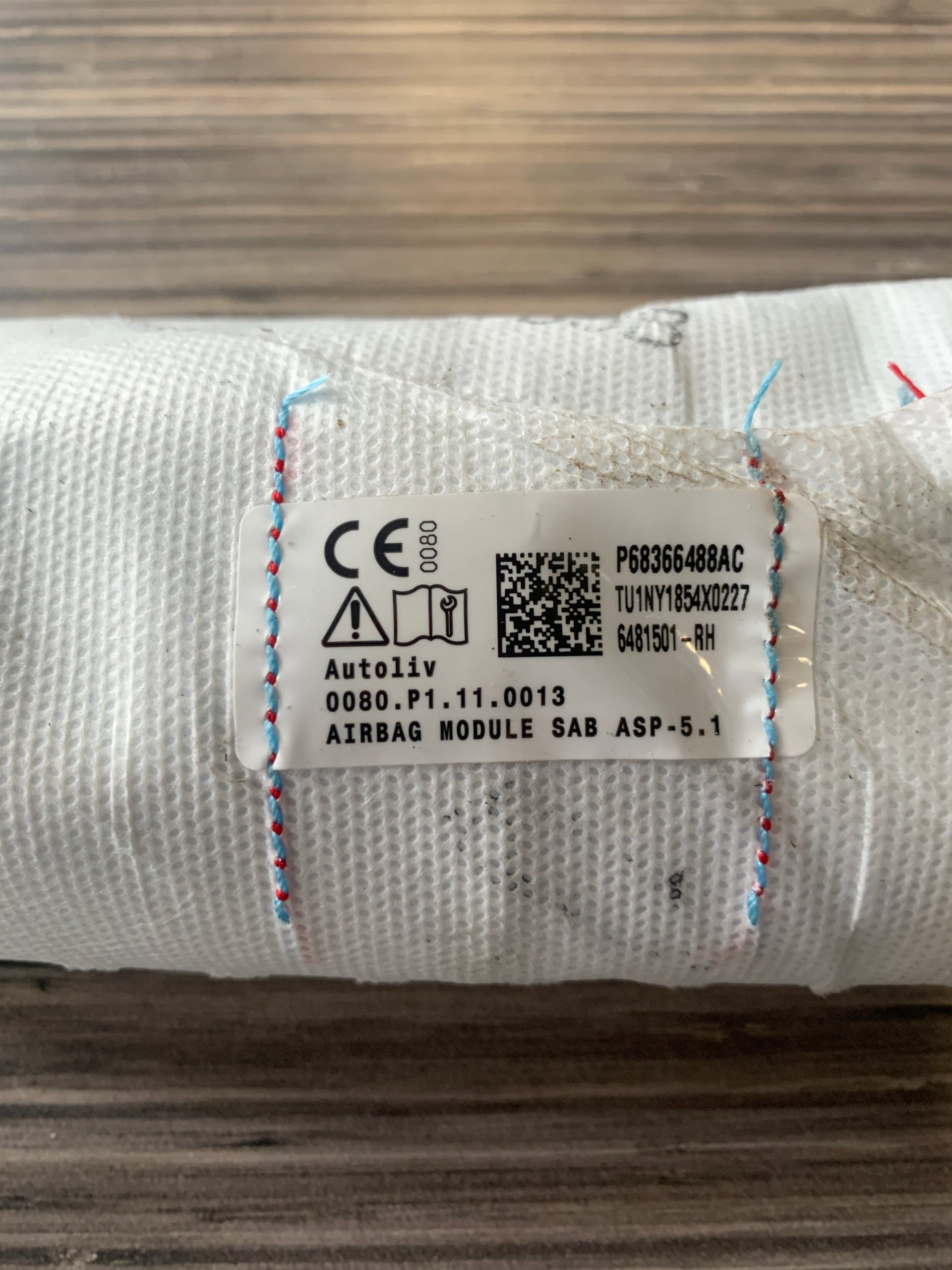 2019 - 2025 RAM 2500 / 3500 PASSENGER SIDE AIR BAG 68366488AC 68366488AB
