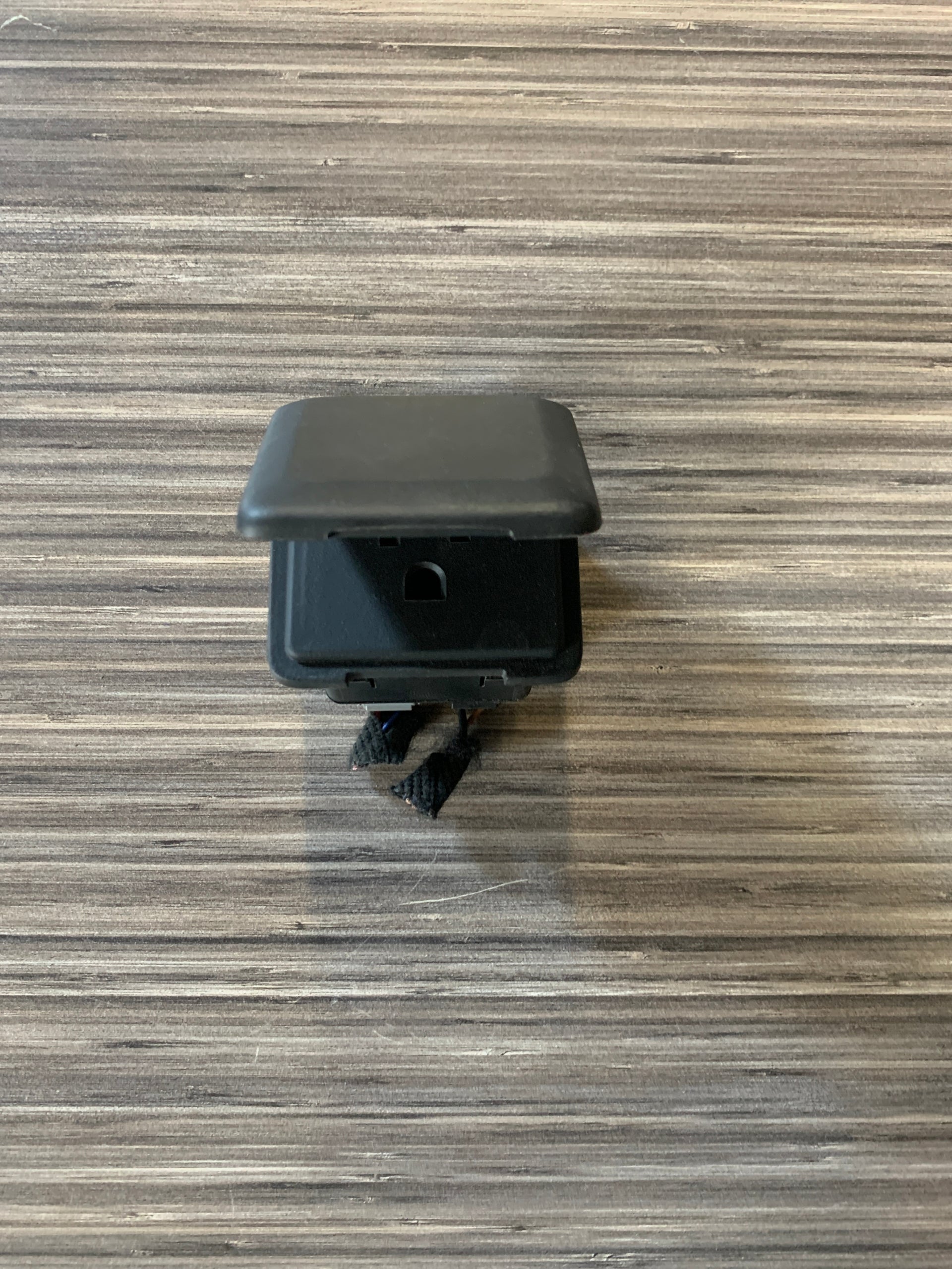 2019 - 2023 GMC SIERRA / CHEVY SILVERADO 1500/2500/3500 ACCESSORY POWER 84581301