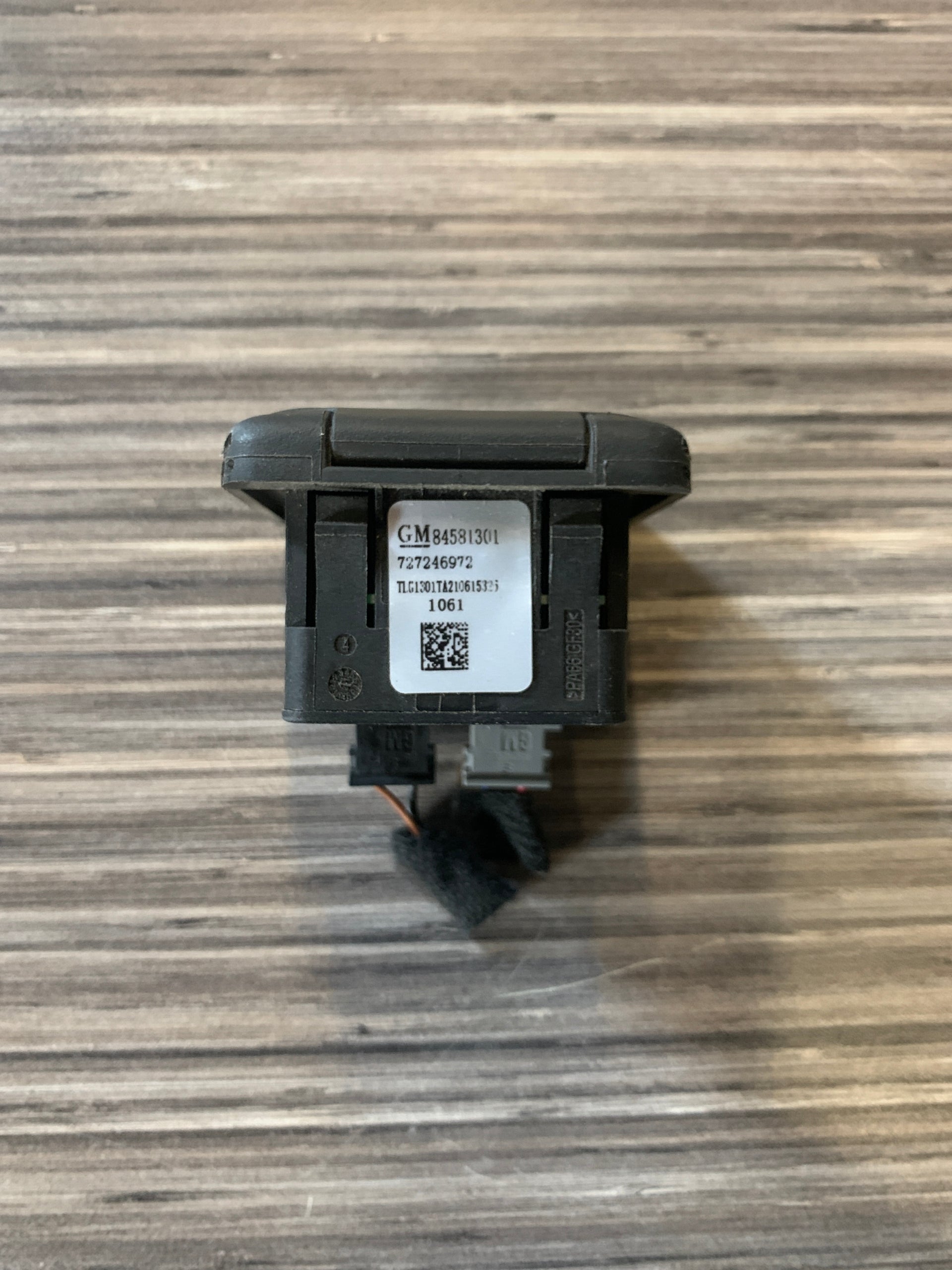 2019 - 2023 GMC SIERRA / CHEVY SILVERADO 1500/2500/3500 ACCESSORY POWER 84581301