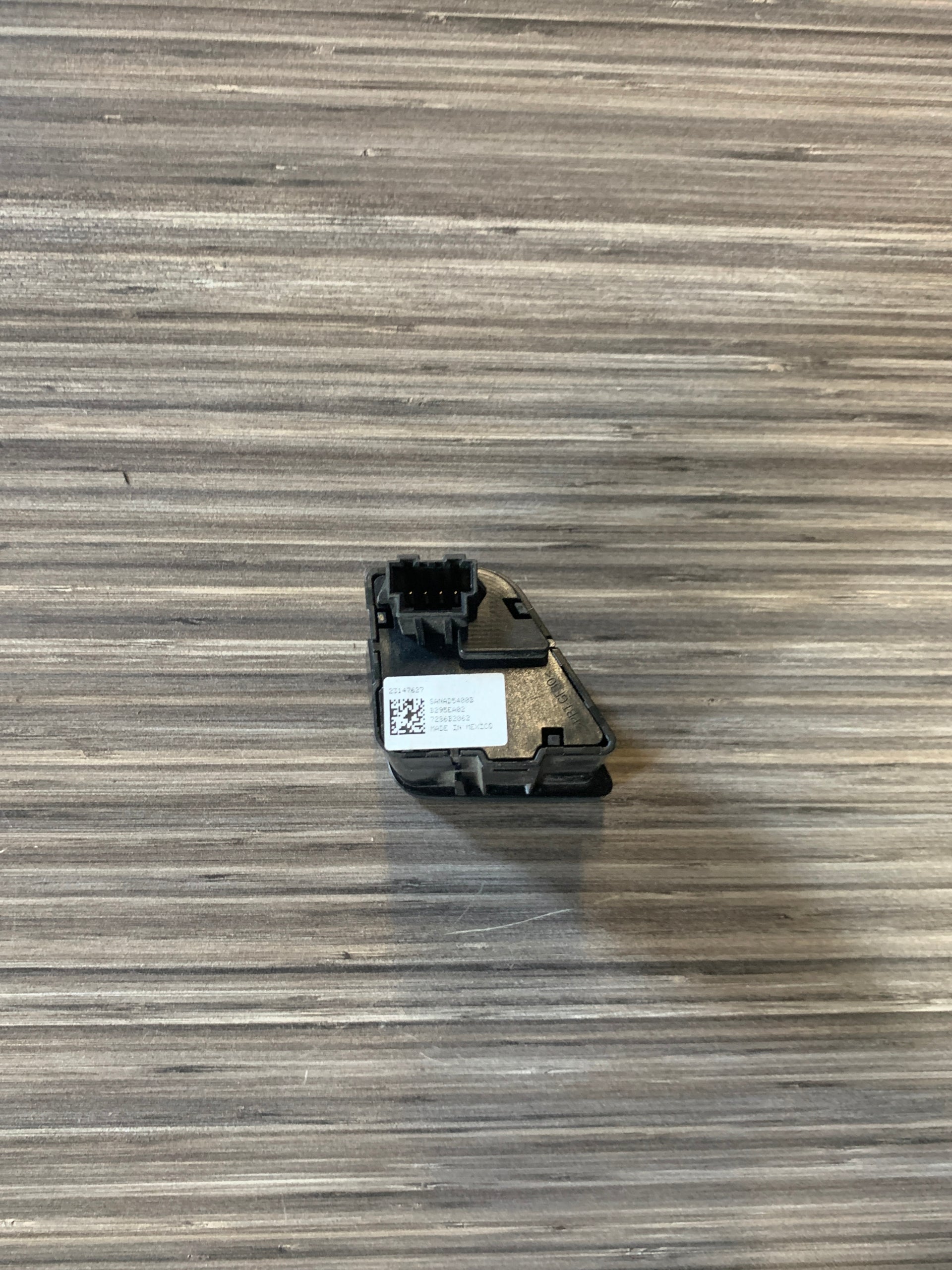 2014 - 2019 GMC SIERRA / CHEVY SILVERADO 1500 / 2500 / 3500 INTERRUPTOR DE CALEFACCIÓN DE ASIENTO DEL LADO DEL CONDUCTOR 23147627