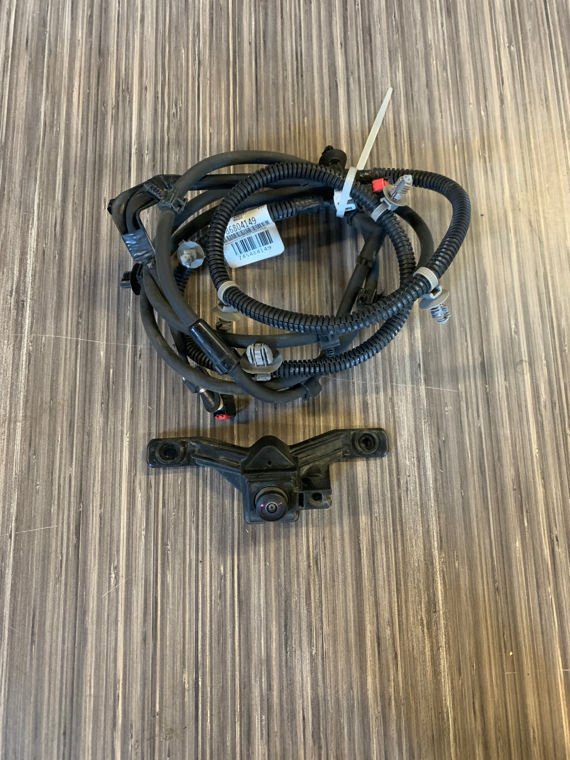 2022 - 2025 GMC SIERRA 2500 / 3500 FRONT GRILLE CAMERA WITH WIREING HARNESS 85622814