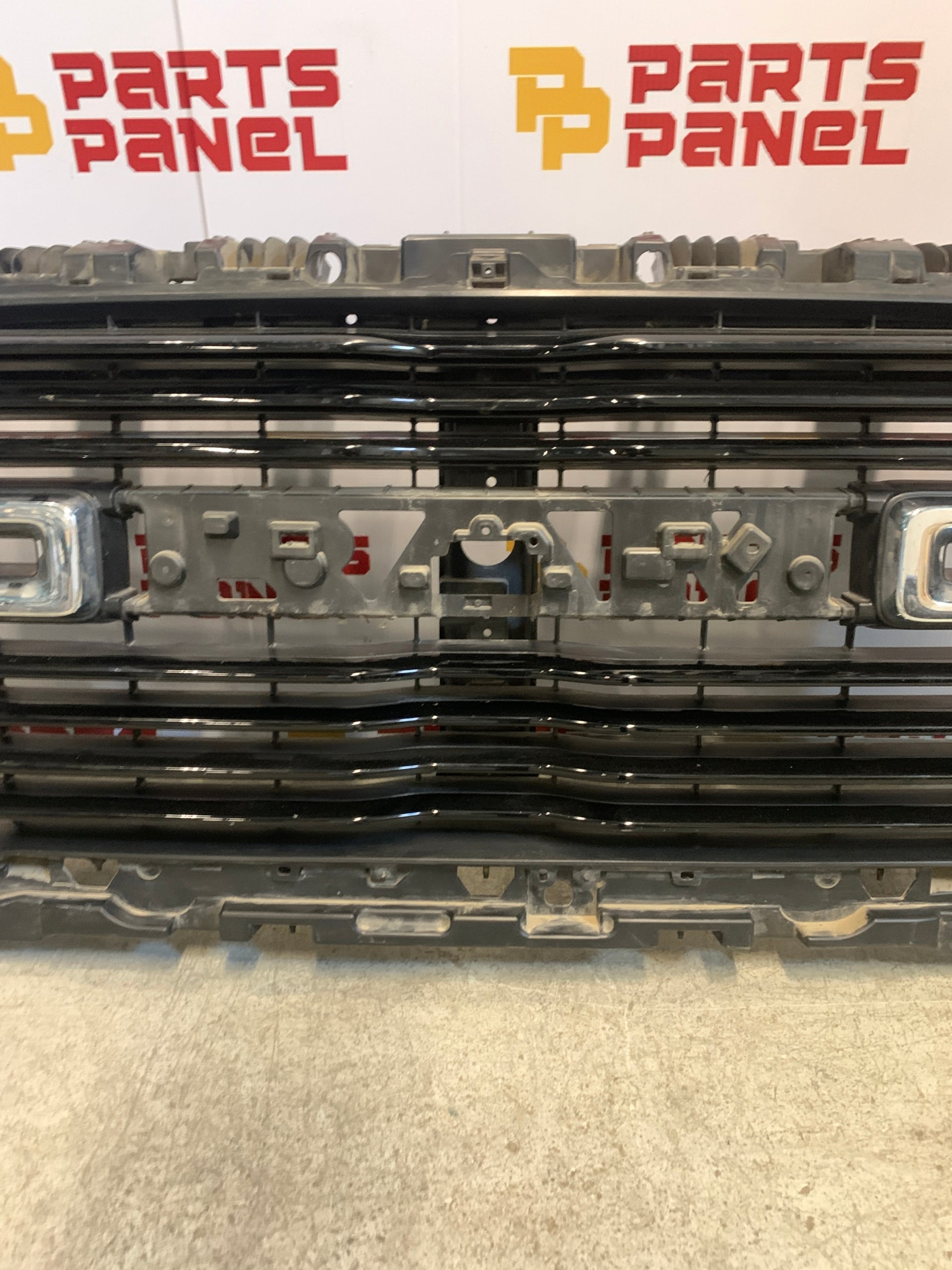 2019 - 2024 RAM 2500 / 3500 FRONT CHROME GRILLE 68386825AF