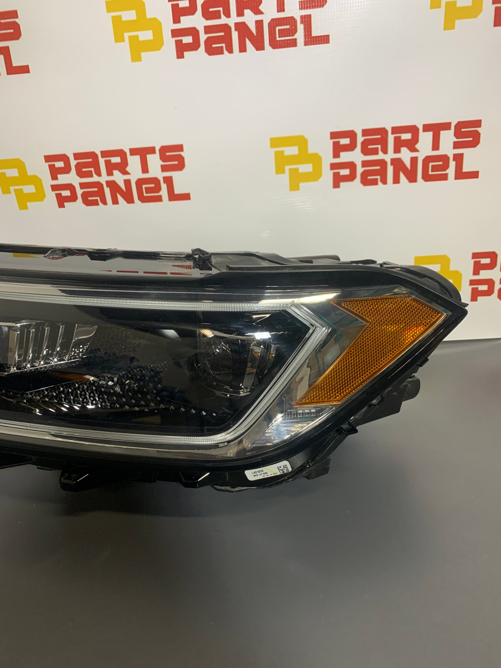 2019 - 2024 VOLKSWAGEN JETTA / JETTA GLI DRIVER SIDE LED HEADLIGHT WITH PROJECTOR LENS ASSEMBLY 17A.941.035.F