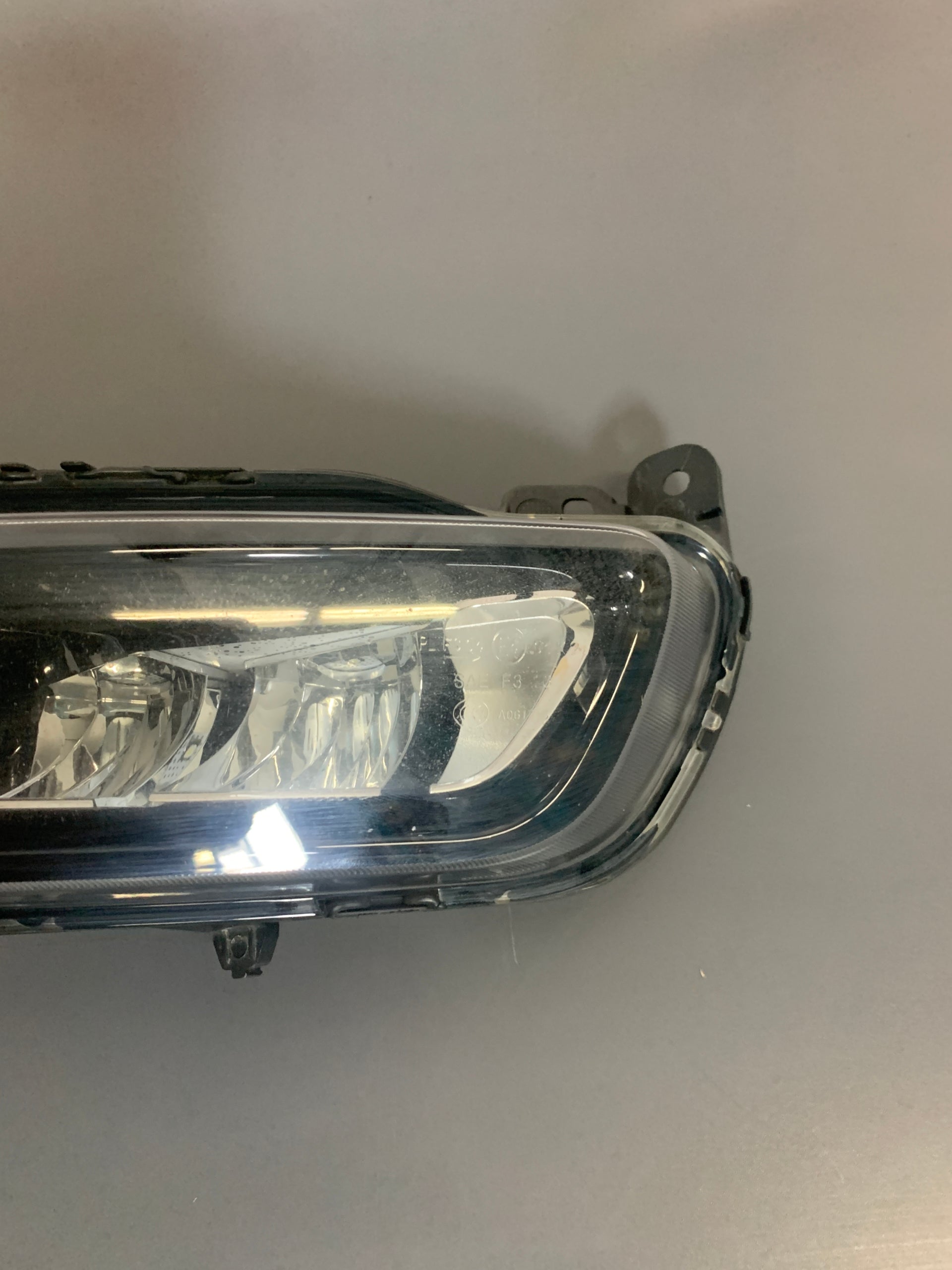 2016 - 2021 VOLVO XC60 / XC90 / S90 AND V90 DRIVER SIDE FOG LIGHT ASSEMBLY 31434666