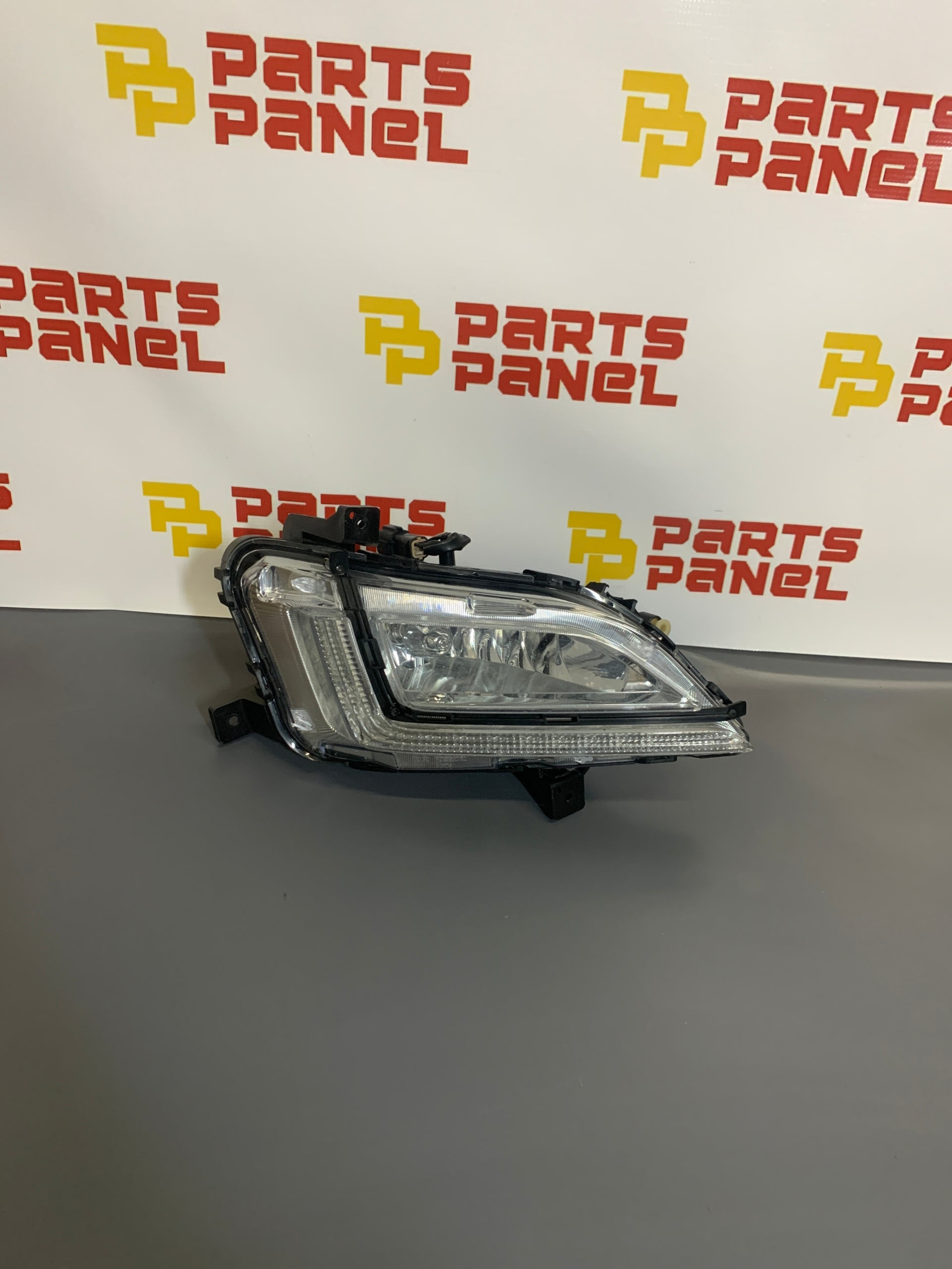 2019 - 2021 HYUNDAI TUCSON PASSENGER SIDE DAYTIME RUNNING FOG LIGHT 92202-D3
