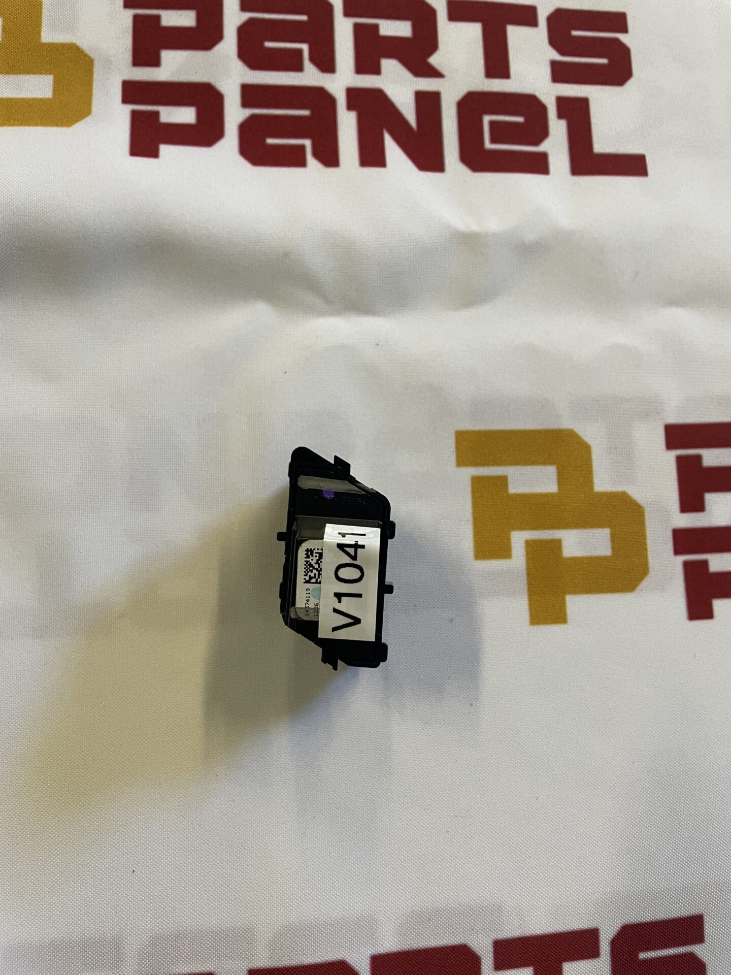 2021 - 2024 GMC YUKON / CHEVY TAHOE / SUBURBAN / CADILLAC ESCLADE DOOR LOCK SWITCH 84374119
