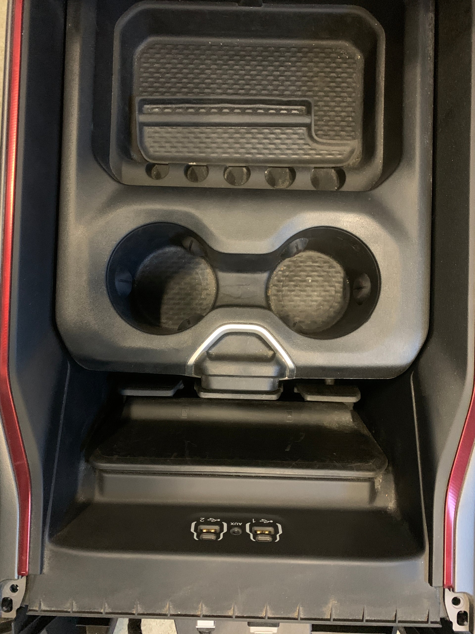 2019 - 2024 NUEVO ESTILO QUINTA GENERACIÓN RAM 1500 REBEL CONSOLA CENTRAL OEM