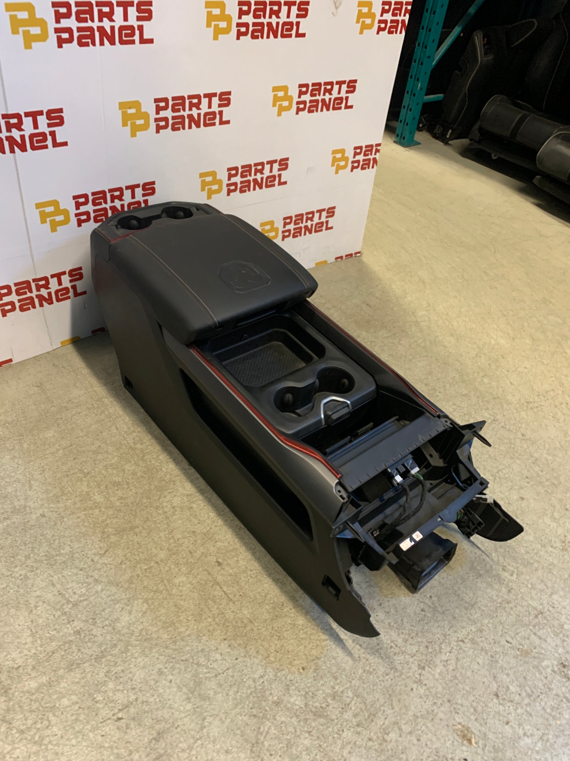 2019 - 2024 RAM REBEL 1500 NEW STYLE WITH REAR CHARGING PORT