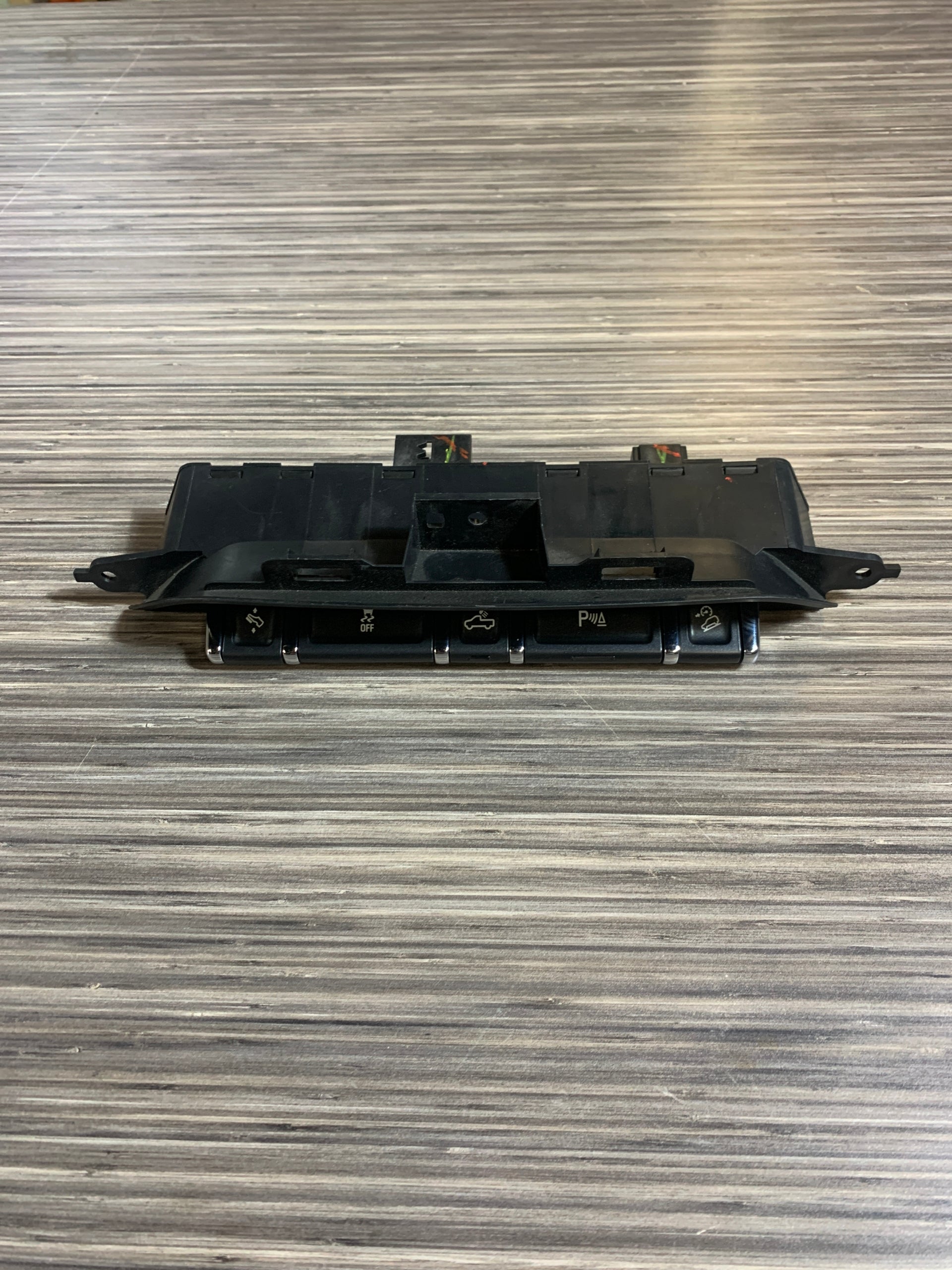 2014 - 2018 GMC SIERRA / CHEVY SILVERADO 1500 PARKING SENSOR TRACTION CONTROL SWITCH 23145162