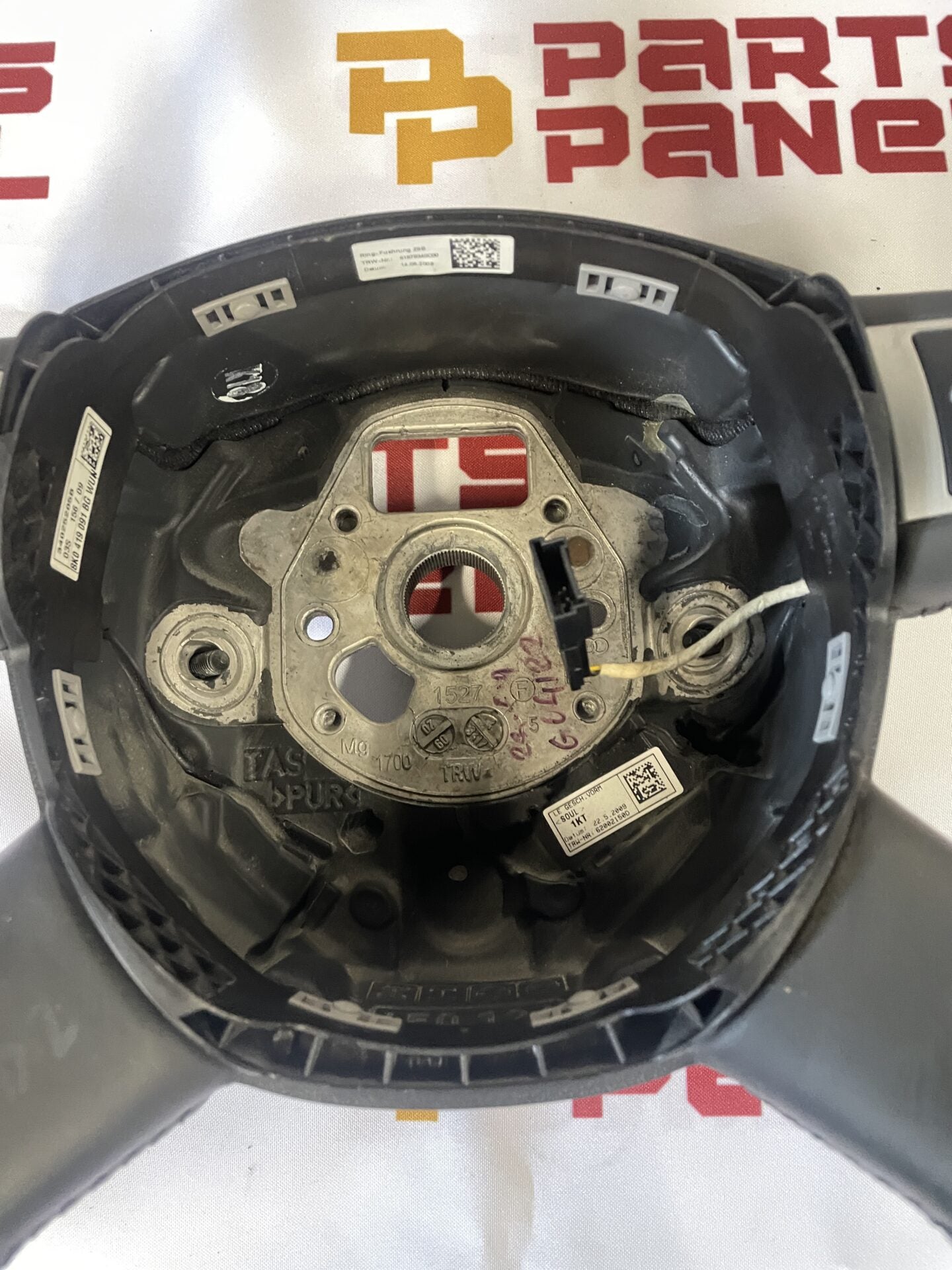 2008 - 2015 AUDI A4 VOLANT 34025205B 8K0419091BG