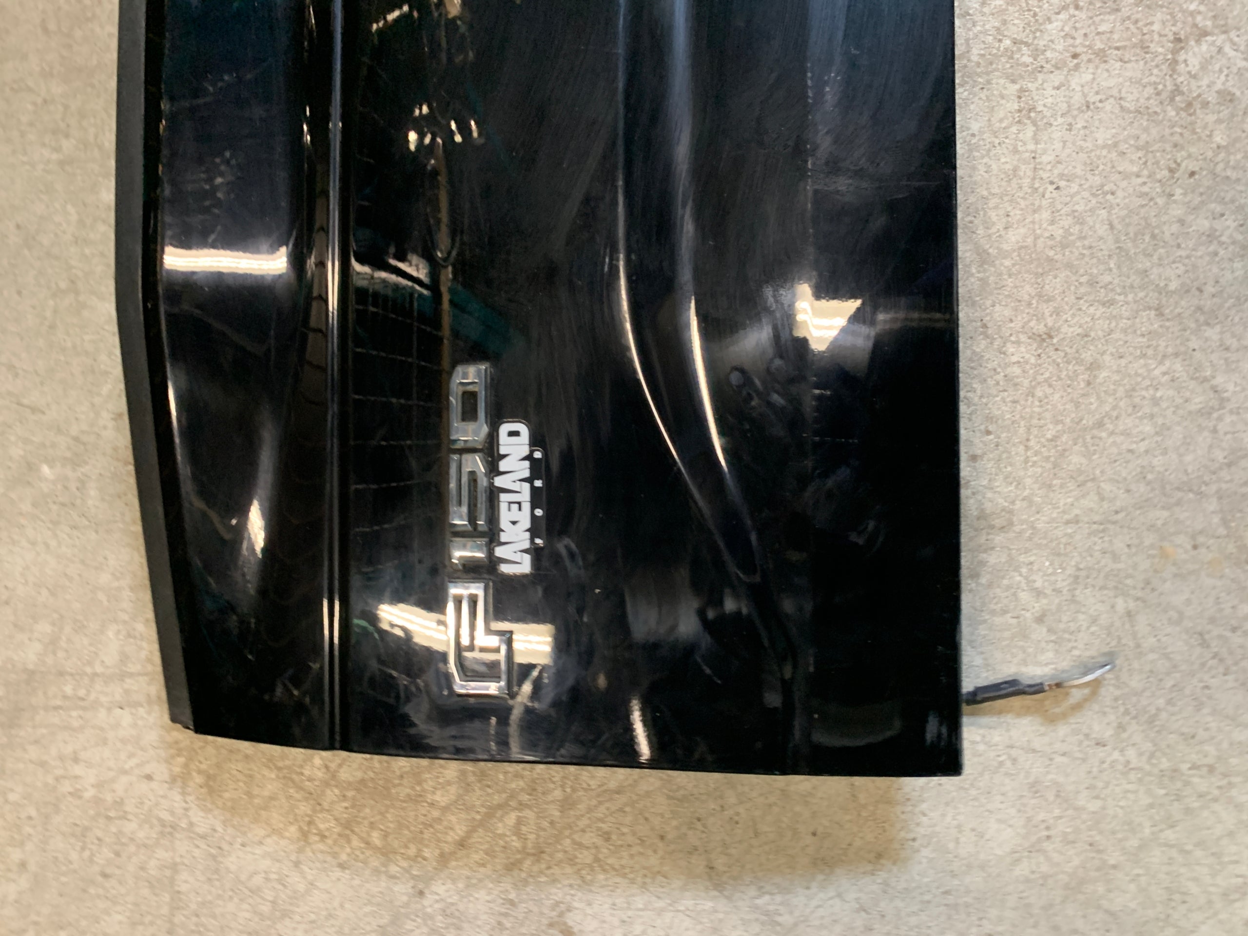 2015 - 2020 FORD F150 BLACK TAILGATE / LIFTGATE WITH AUTO ASSIST OEM