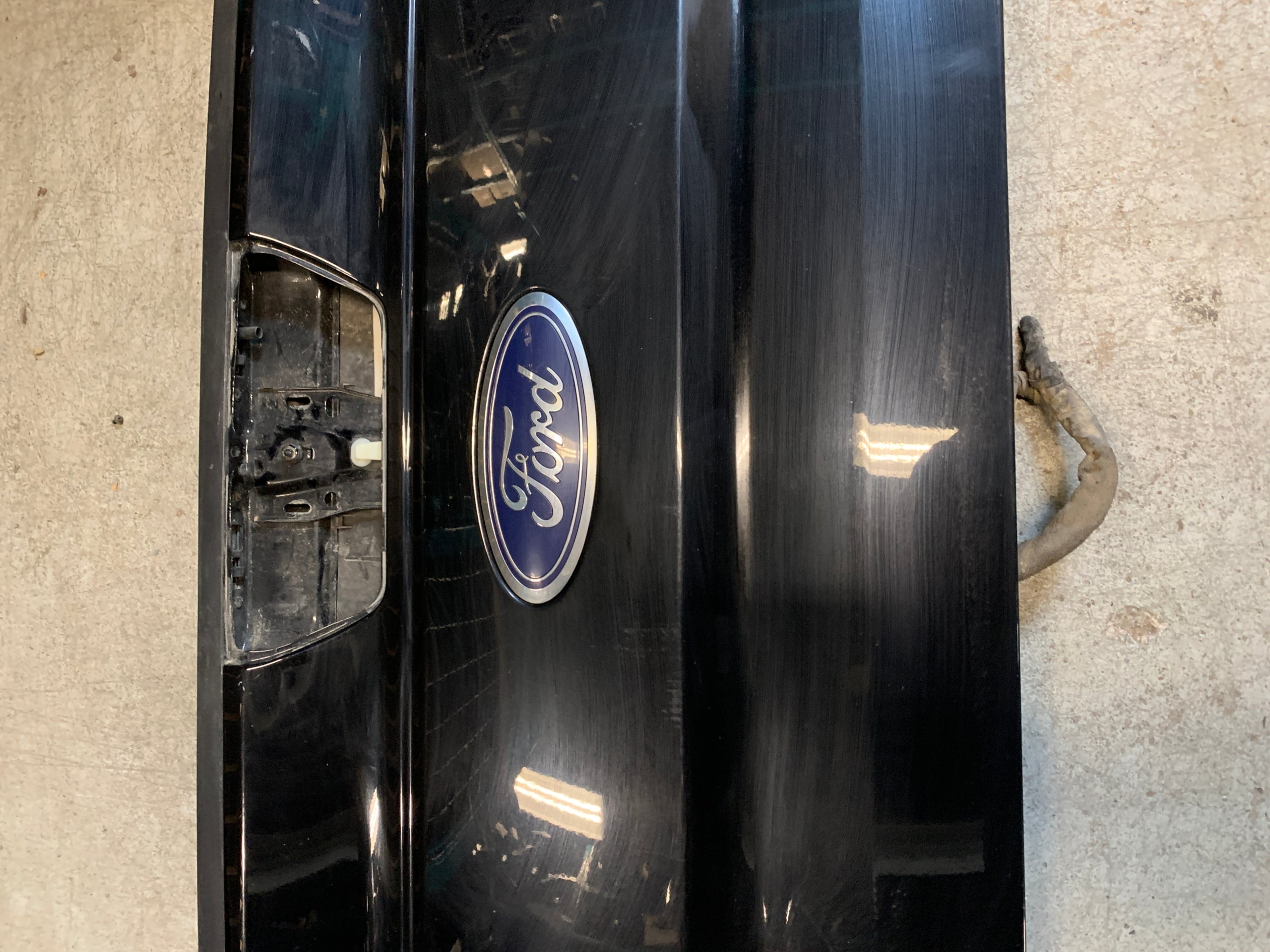 2015 - 2020 FORD F150 BLACK TAILGATE / LIFTGATE WITH AUTO ASSIST OEM
