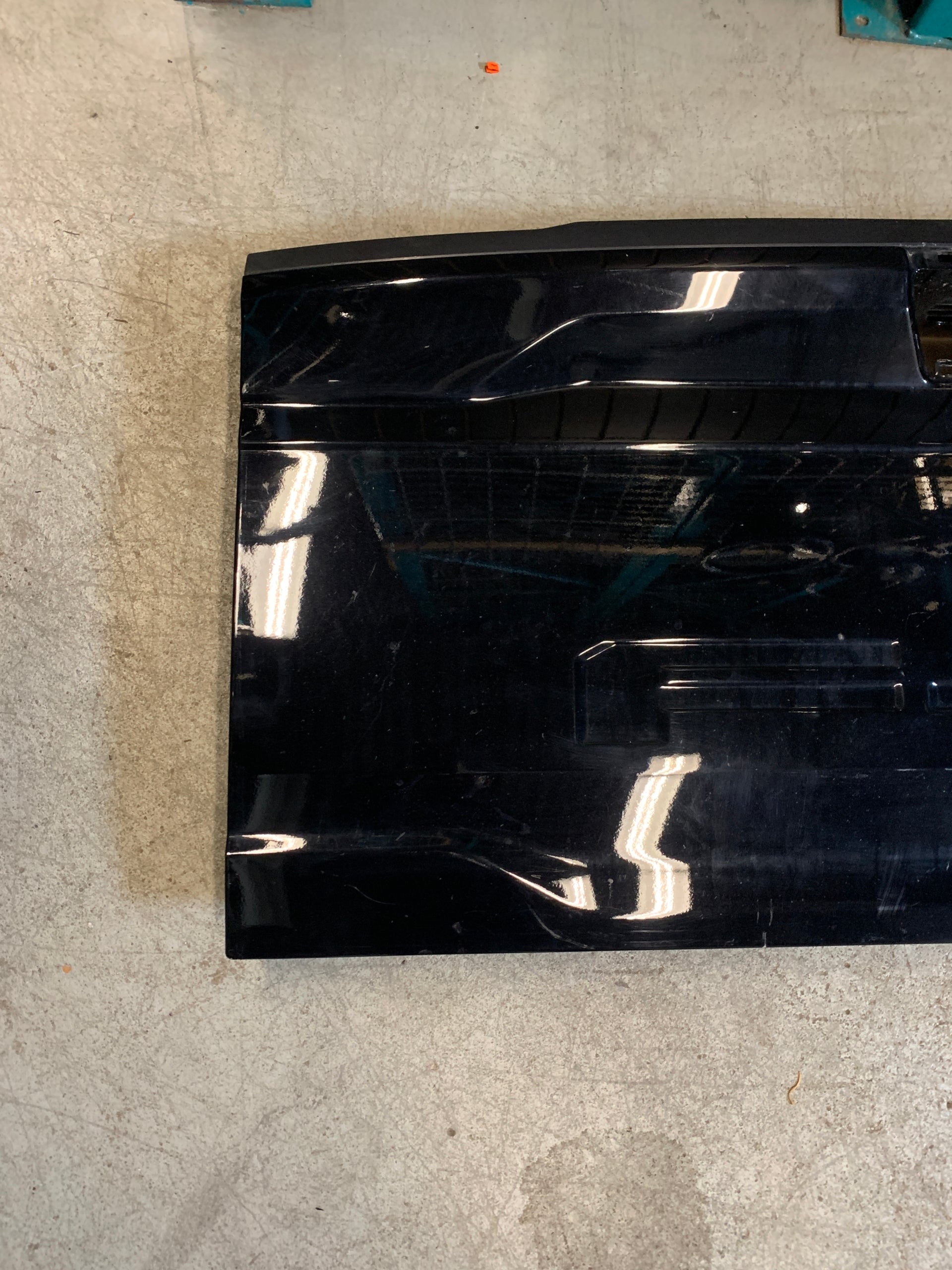 HAYON NOIR FORD F150 2021-2024 / HAYON SANS ASSISTANCE AUTOMATIQUE FEO